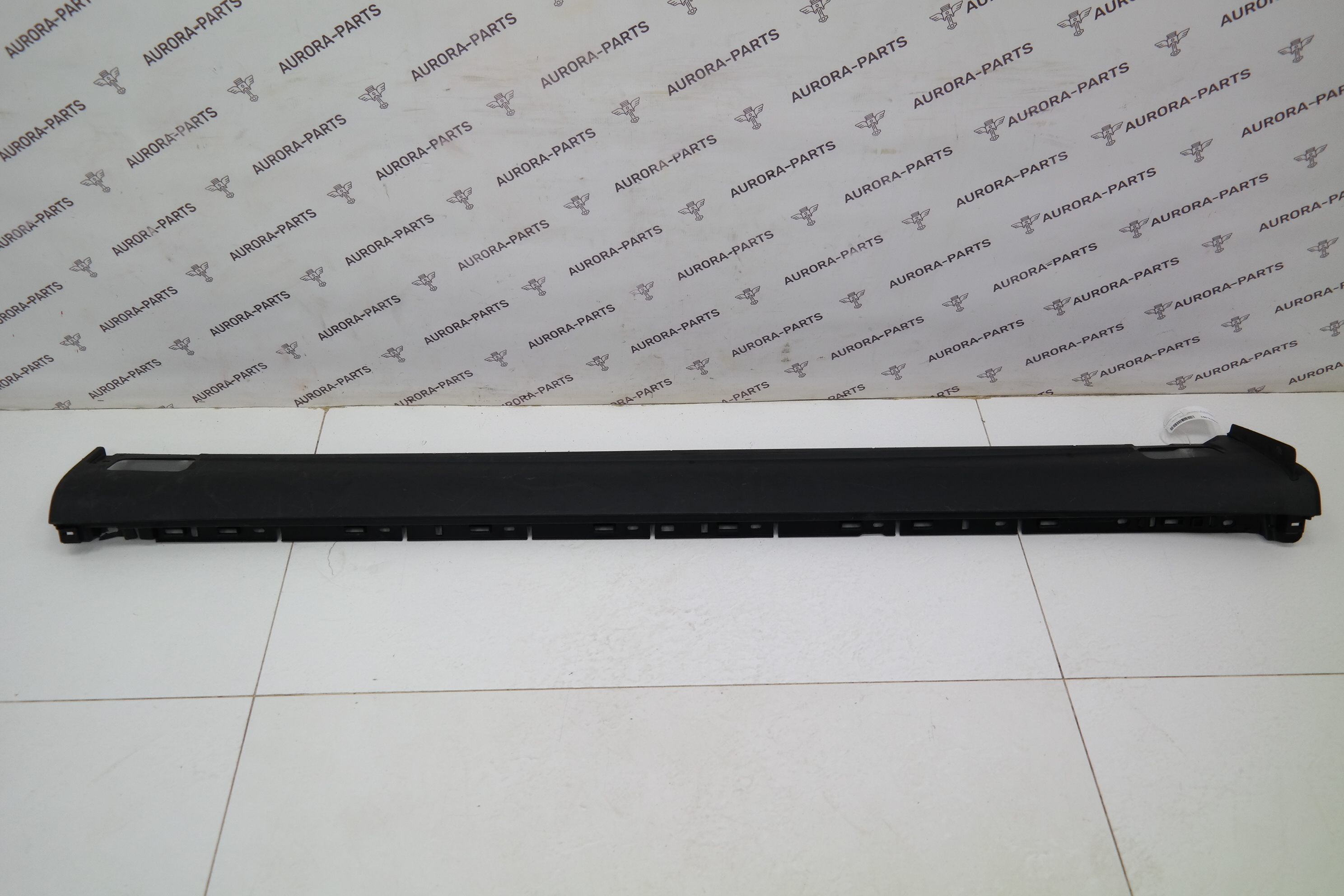 Молдинг наружнего порога RH Porsche Cayenne