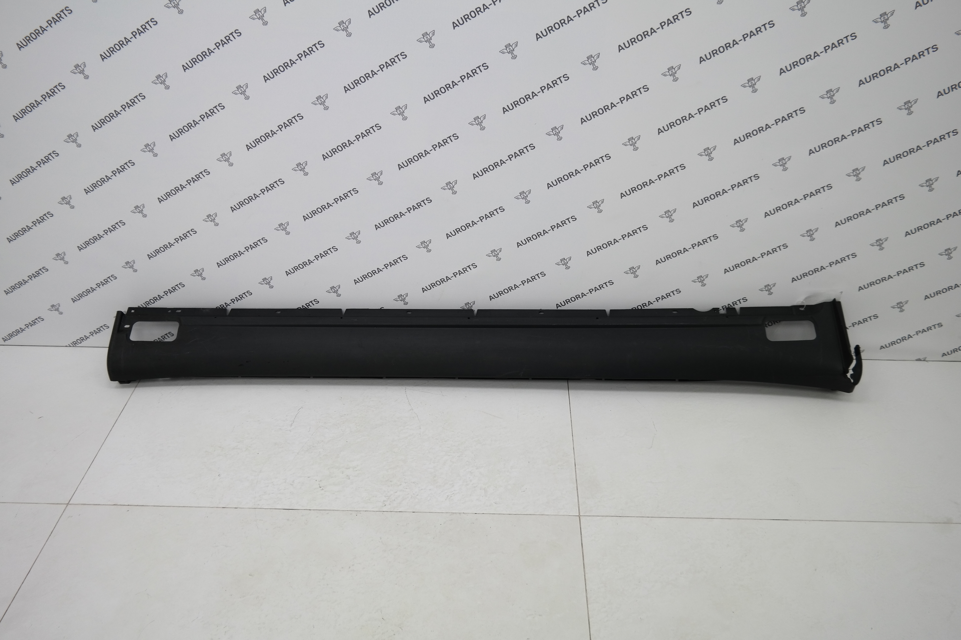 Молдинг наружнего порога RH Porsche Cayenne