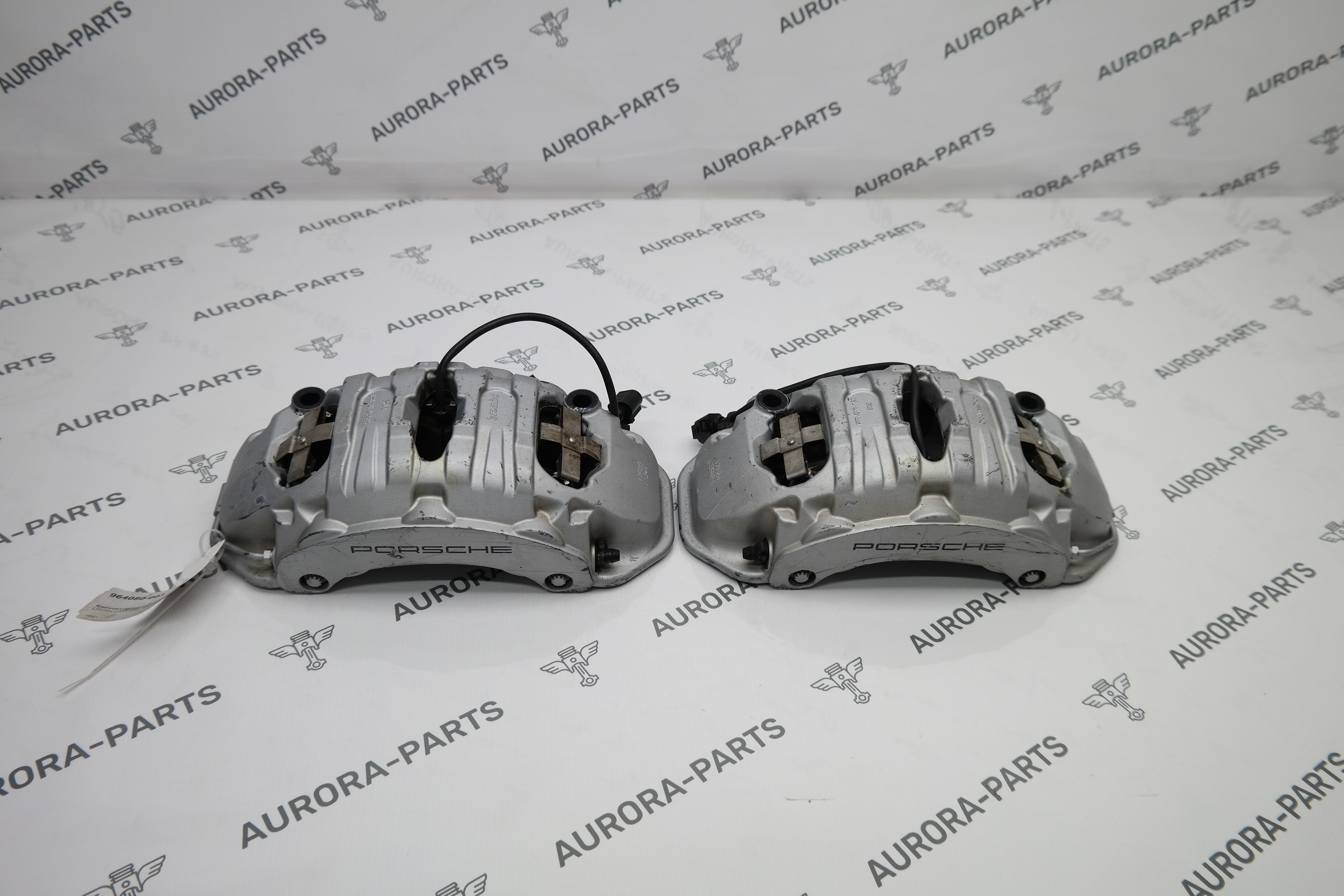 Комплект суппортов передних LH+RH Porsche Cayenne