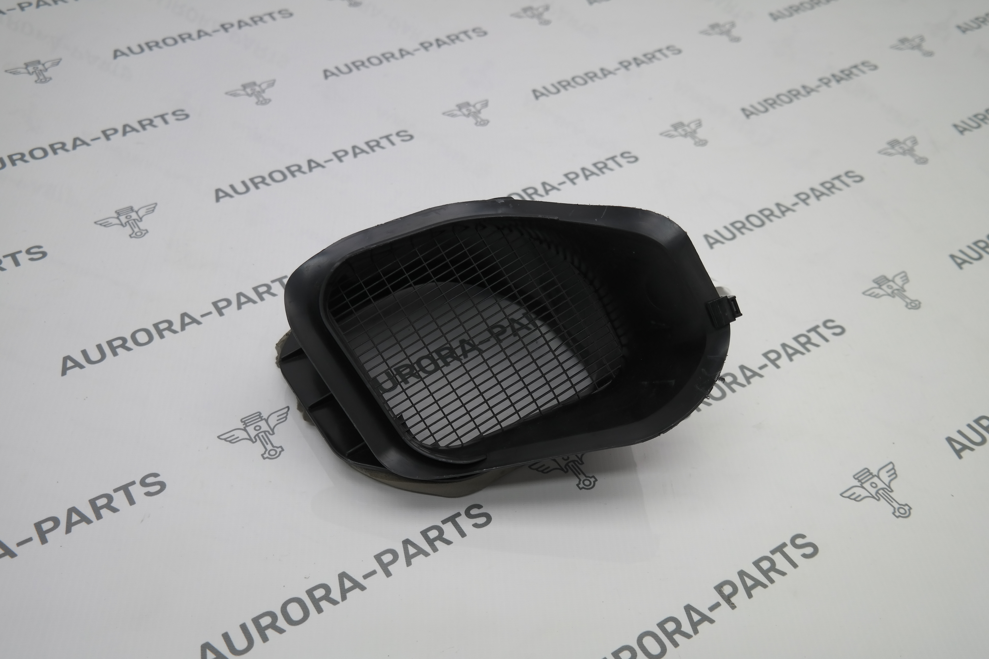 Воздухозаборник левый Porsche Cayenne