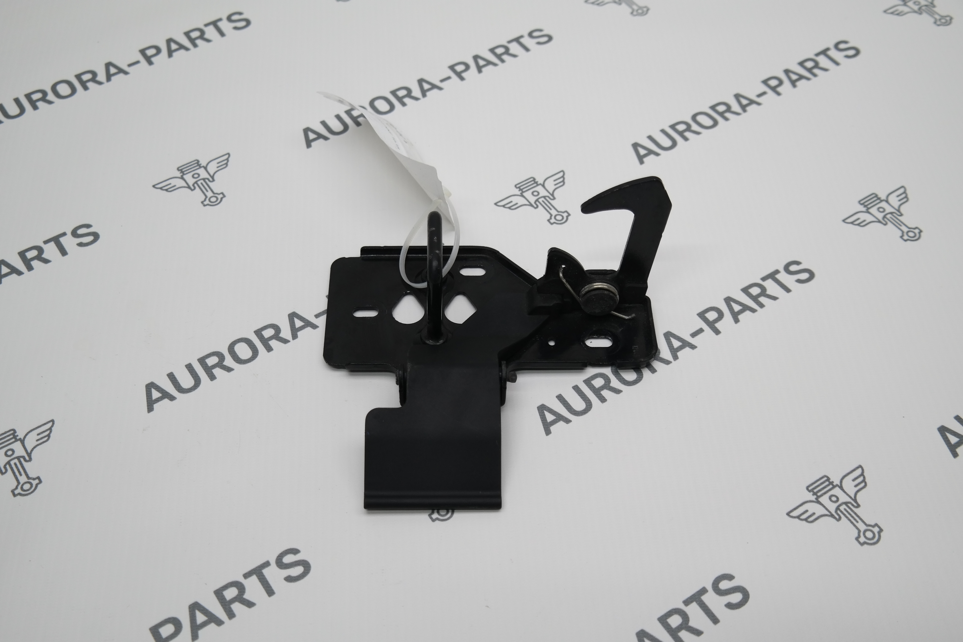 Крюк капота Porsche Cayenne