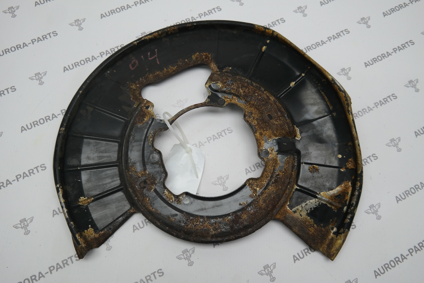 Пыльник тормозного диска задний правый LH Porsche Cayenne