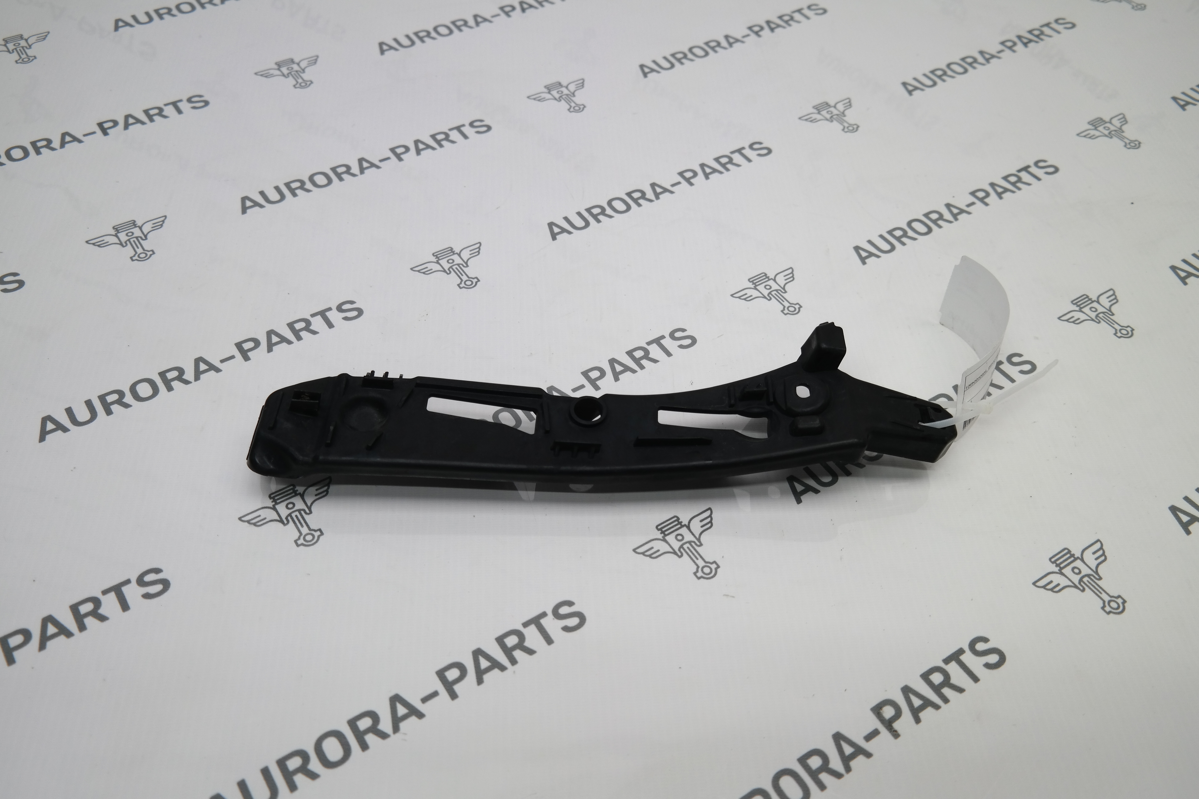 Кронштейн крепления переднего бампера LH Porsche Cayenne