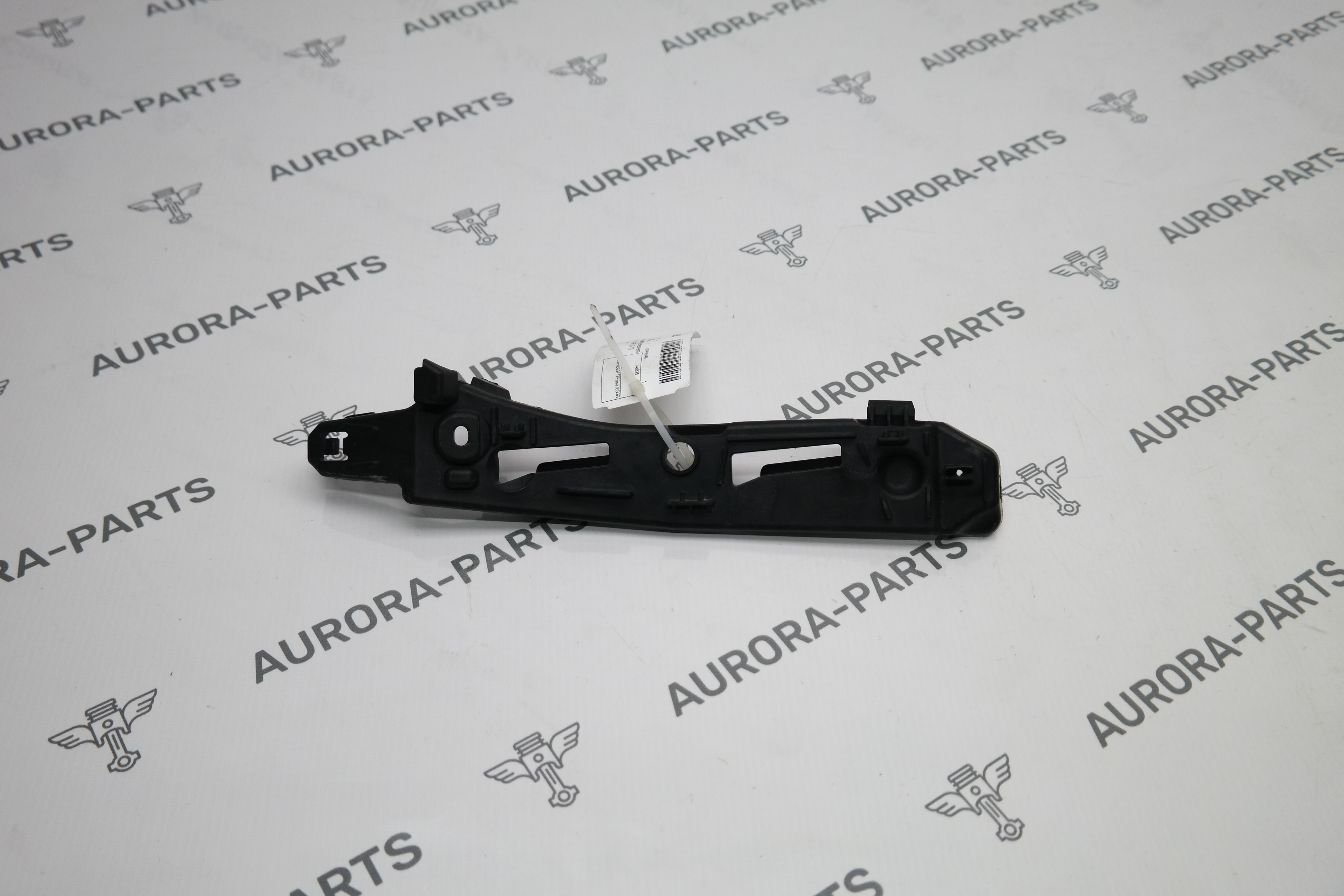 Кронштейн крепления переднего бампера RH Porsche Cayenne