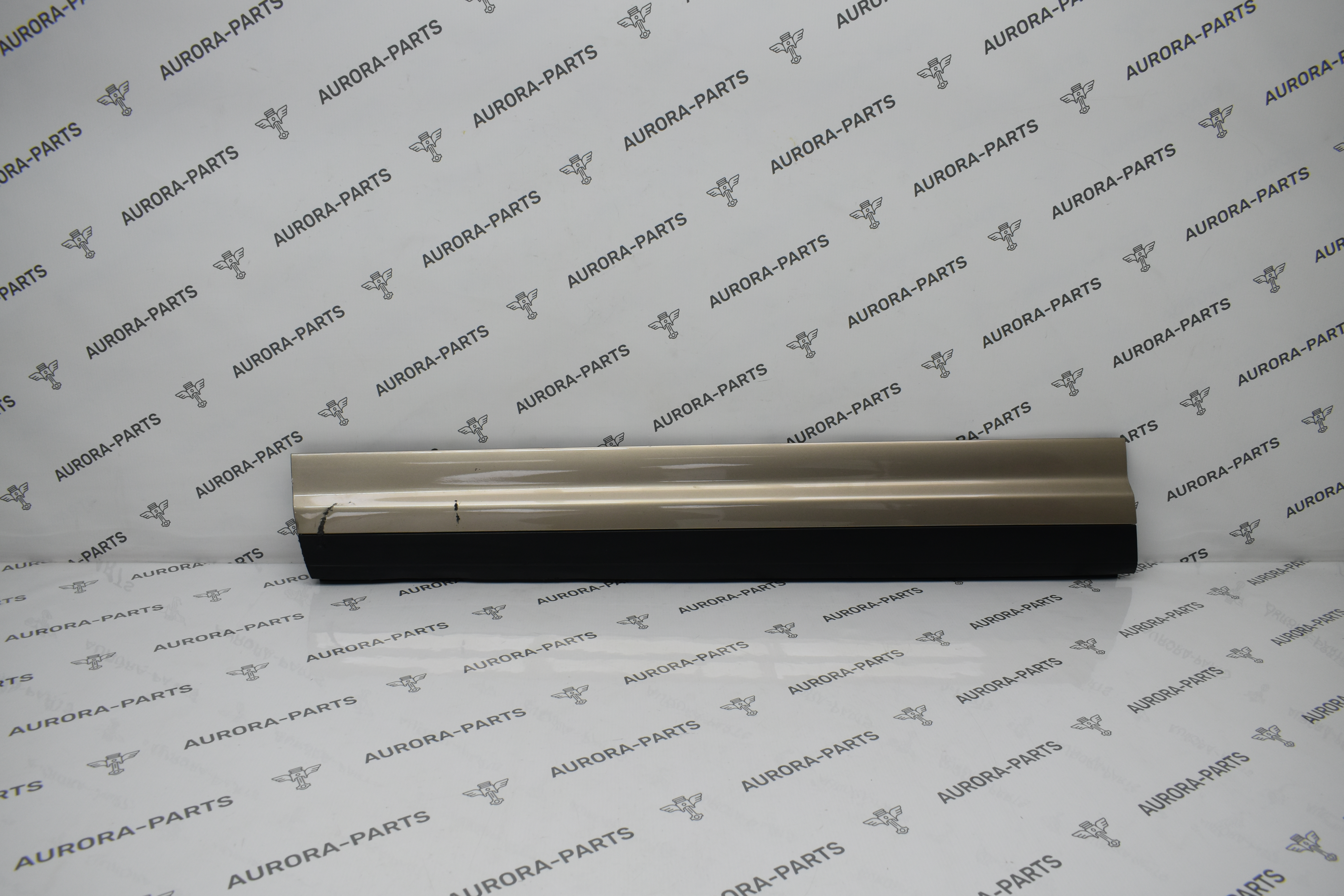 Молдинг передней двери нижний LH Porsche Cayenne