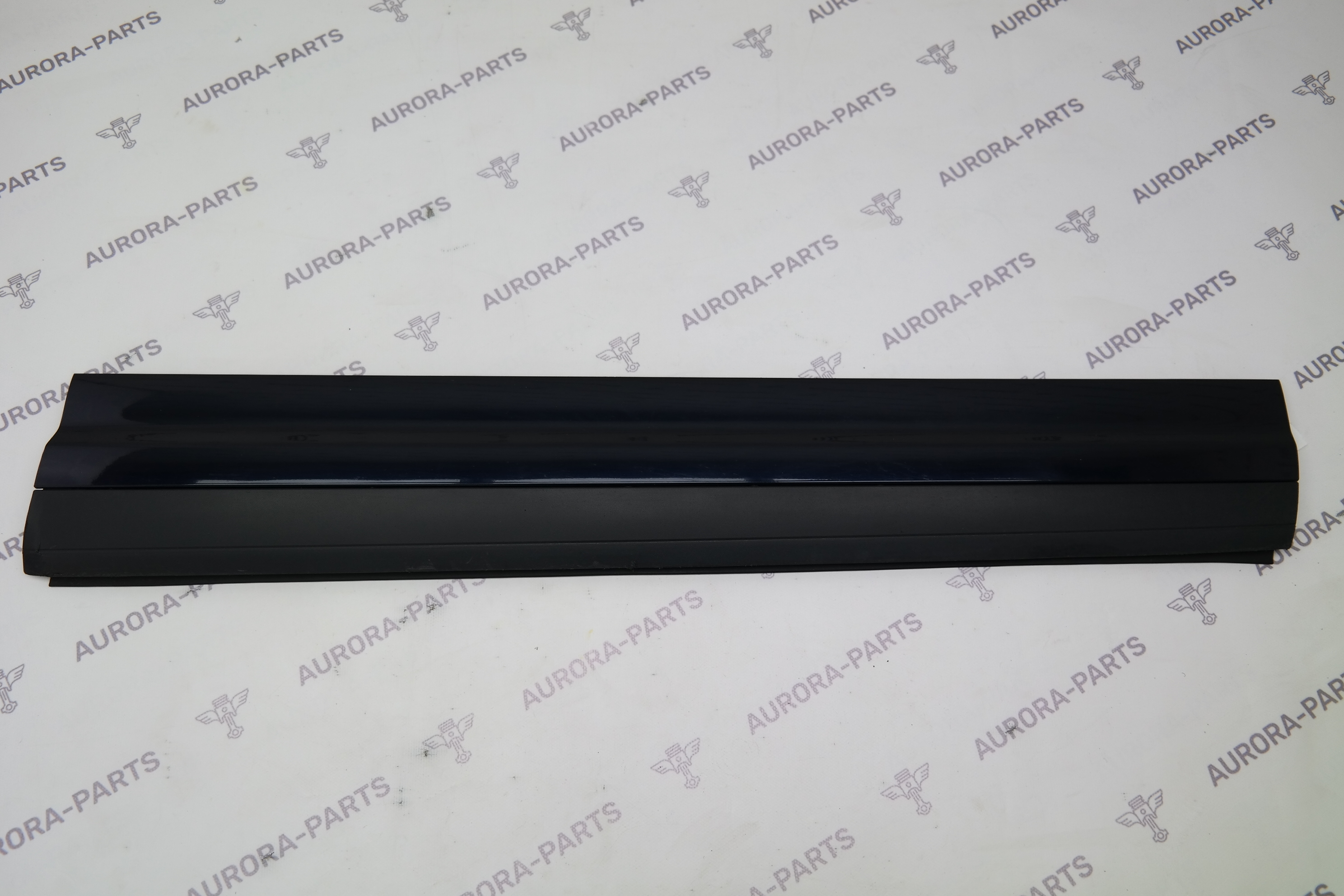 Молдинг передней двери нижний RH Porsche Cayenne