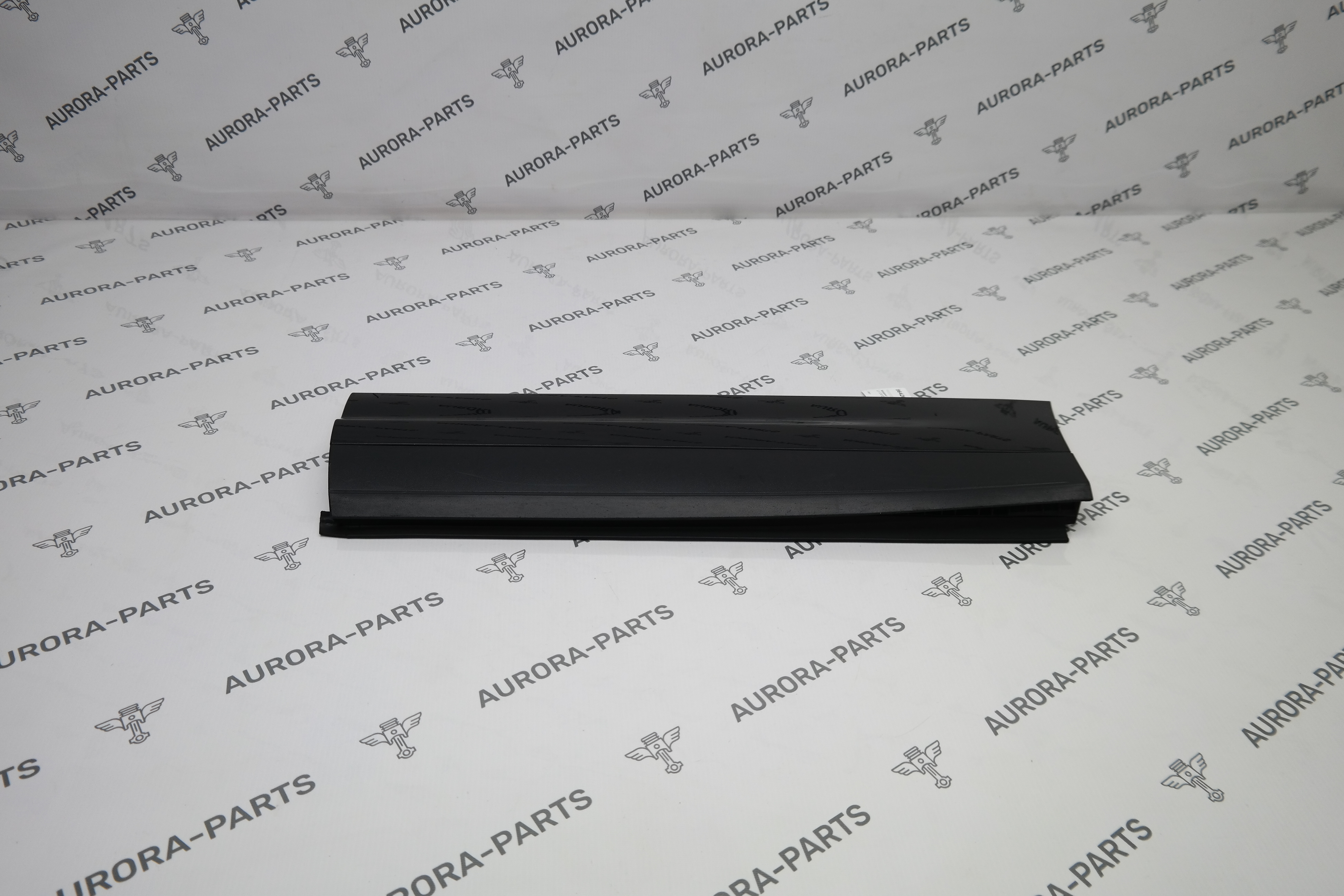 Молдинг задней двери нижний LH Porsche Cayenne