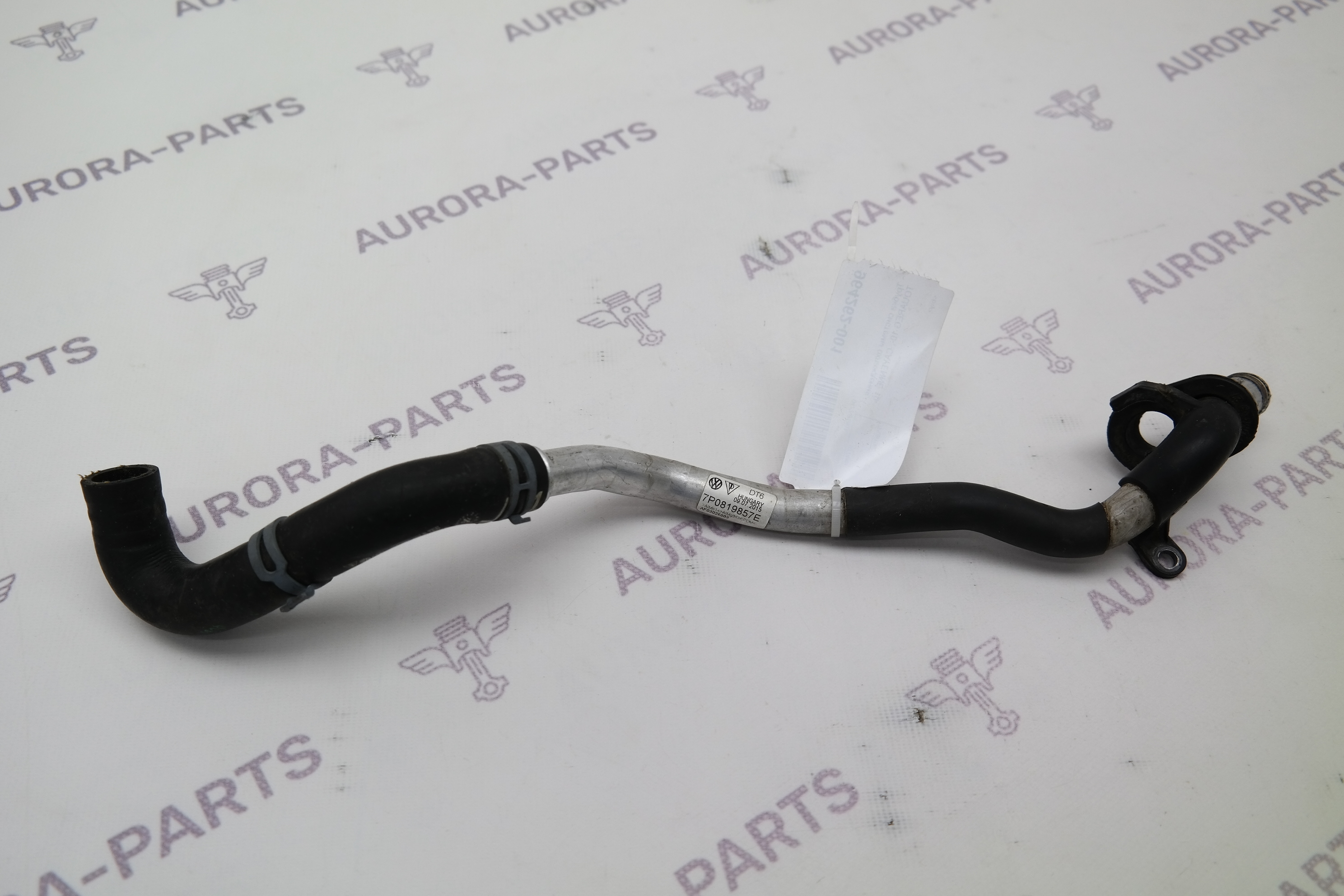 Трубка системы охлаждения VW Touareg