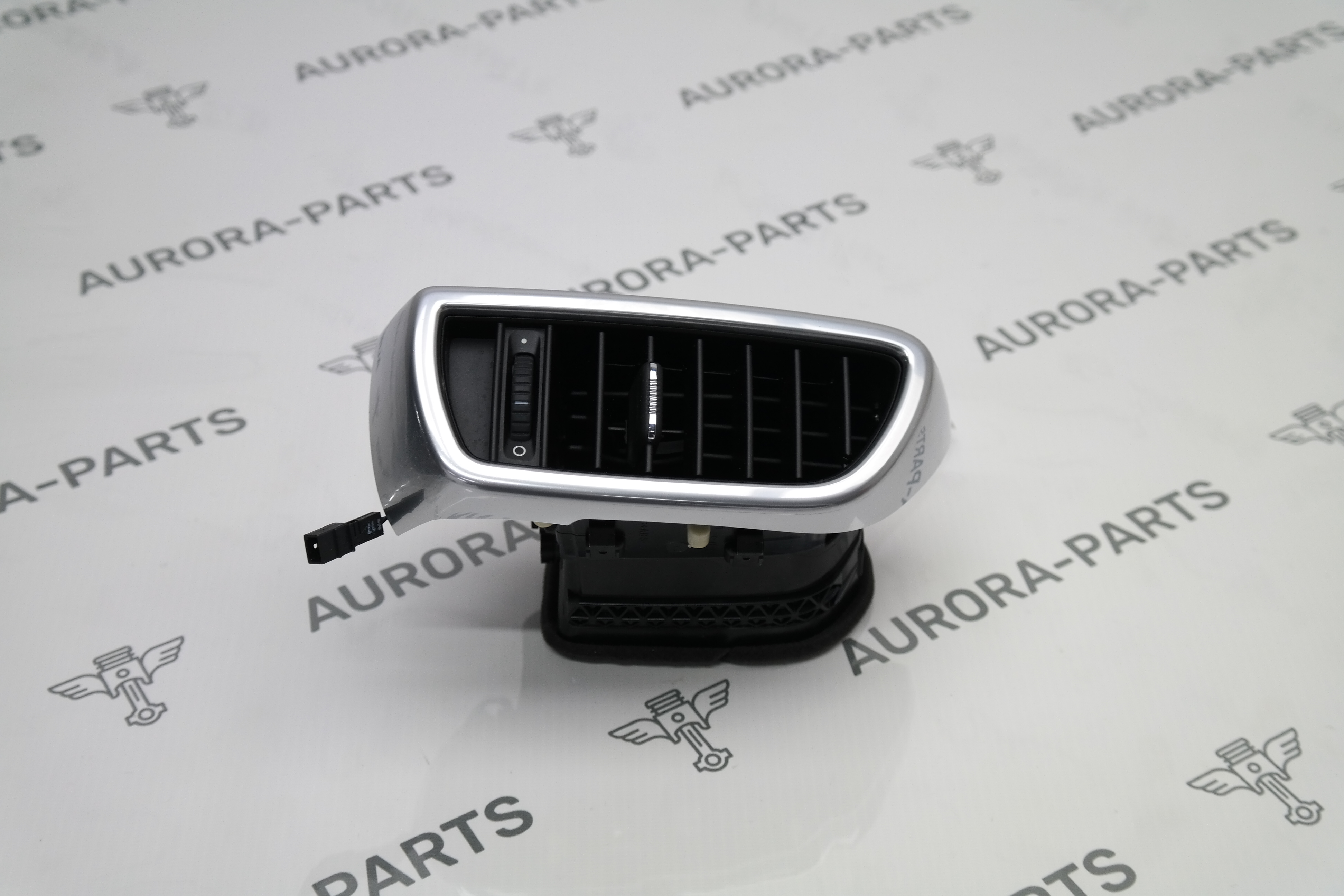 Дефлектор торпеды воздушный передний LH Porsche Cayenne