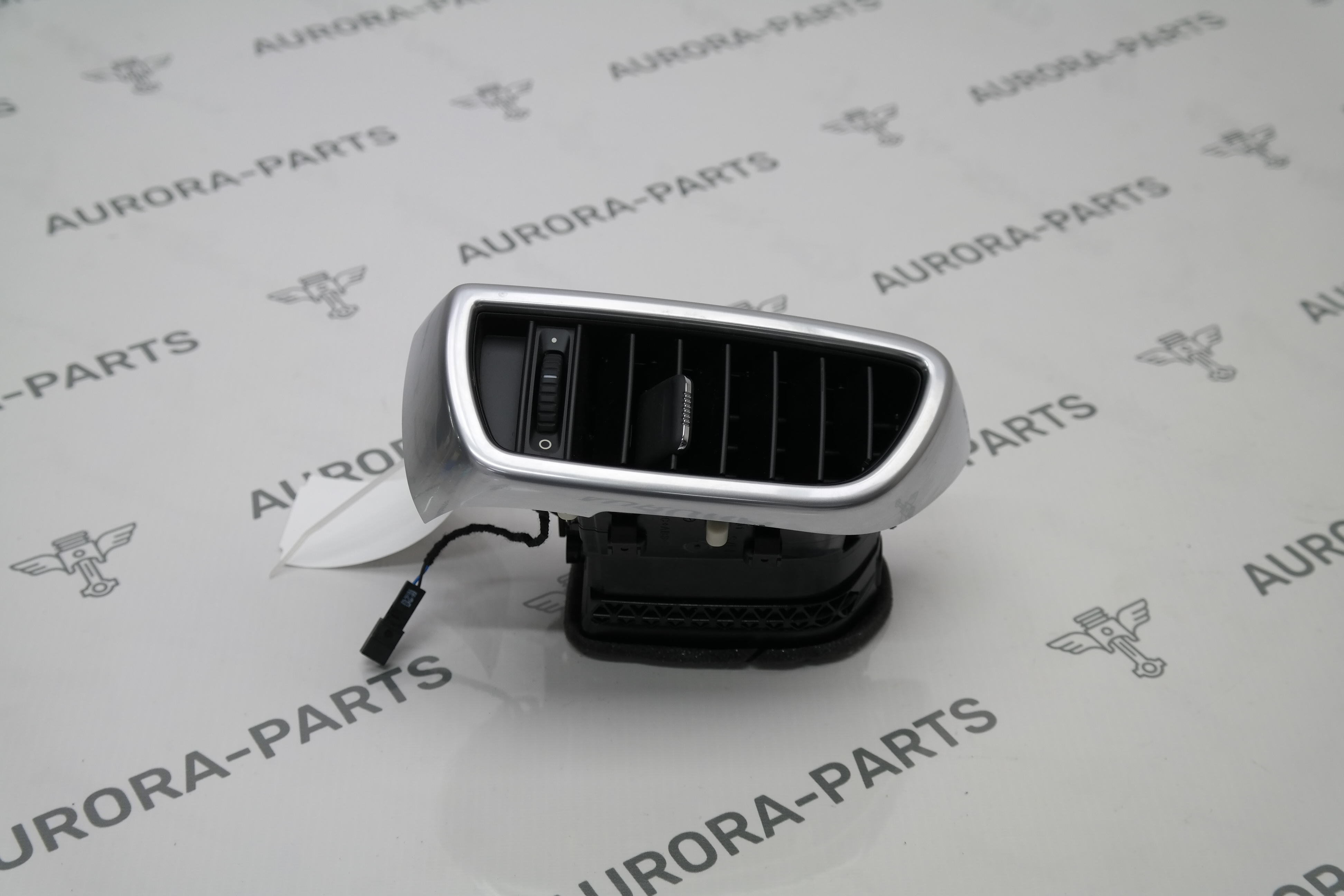 Дефлектор торпеды воздушный передний LH Porsche Cayenne