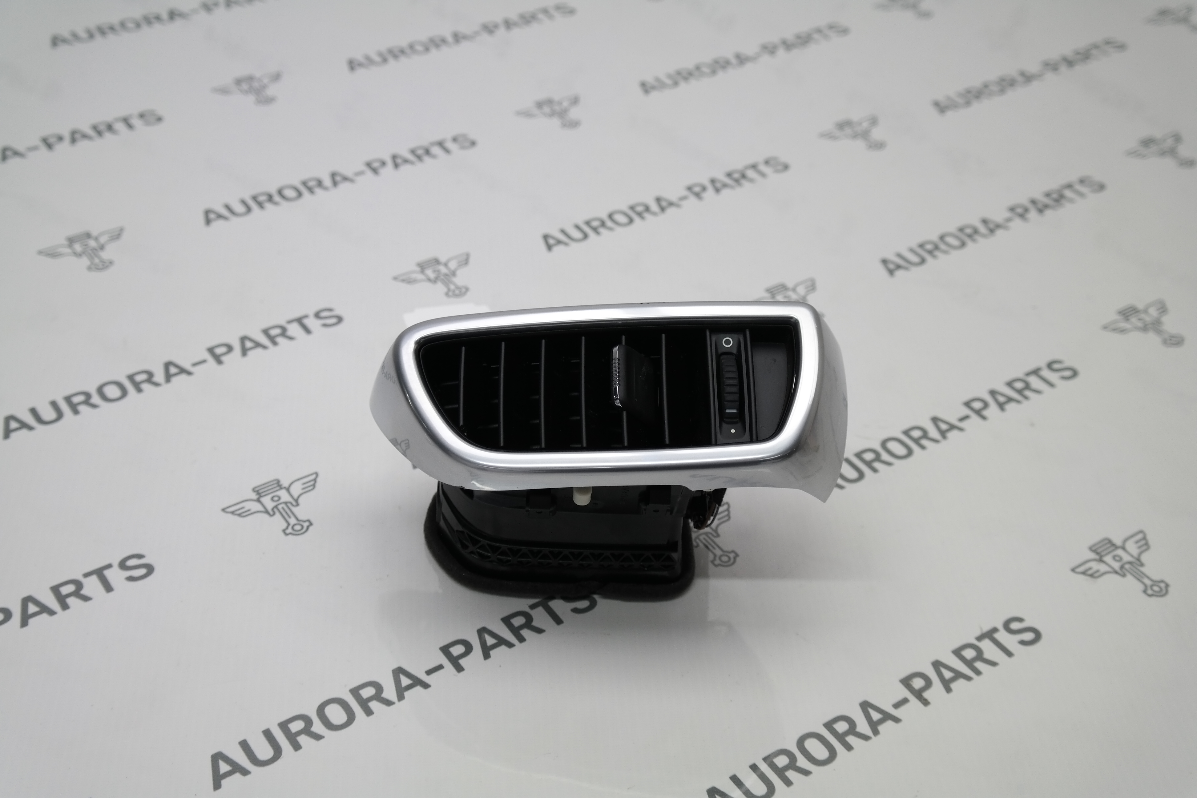 Дефлектор торпеды воздушный передний RH Porsche Cayenne