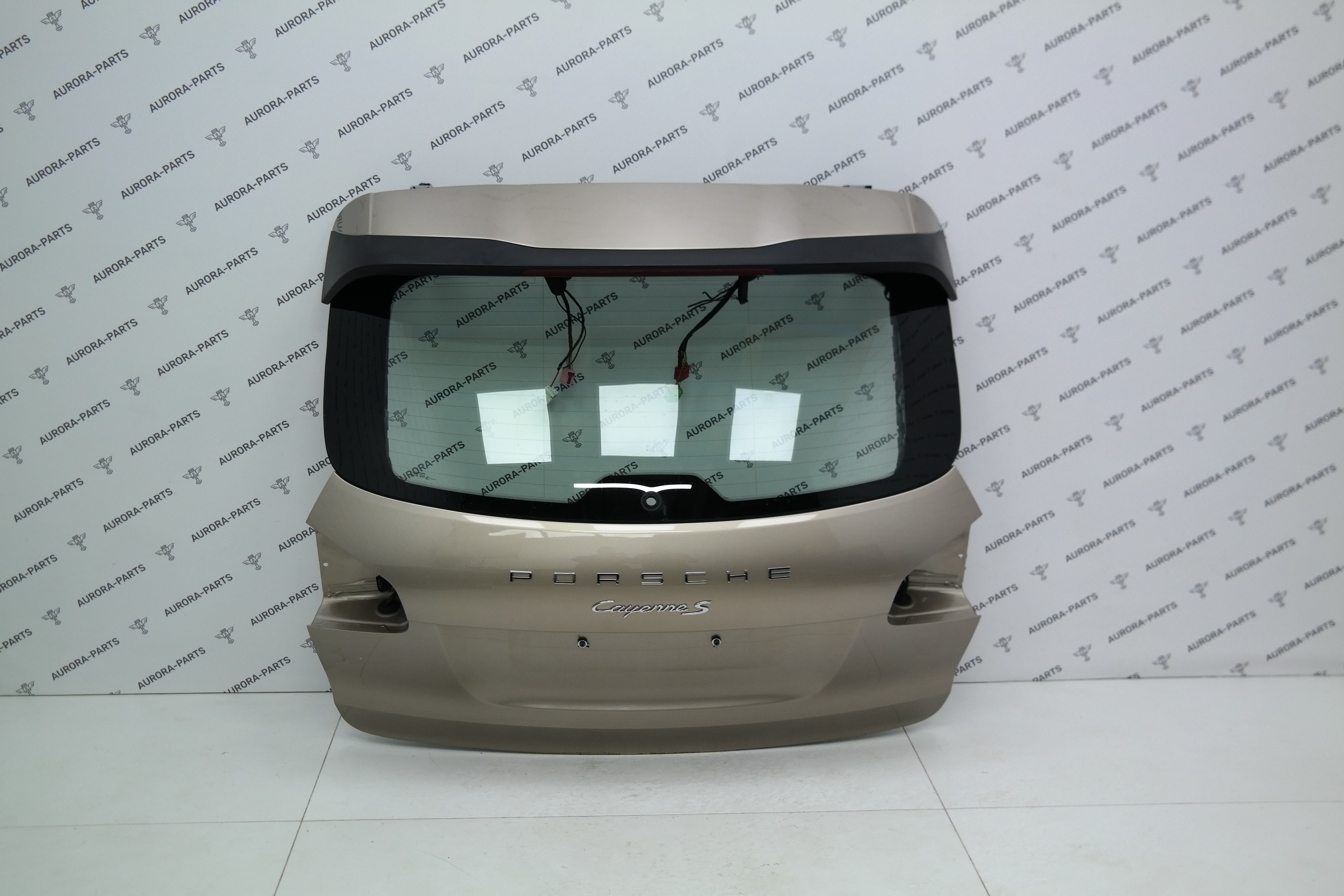 Крышка багажника голая со стеклом Porsche Cayenne