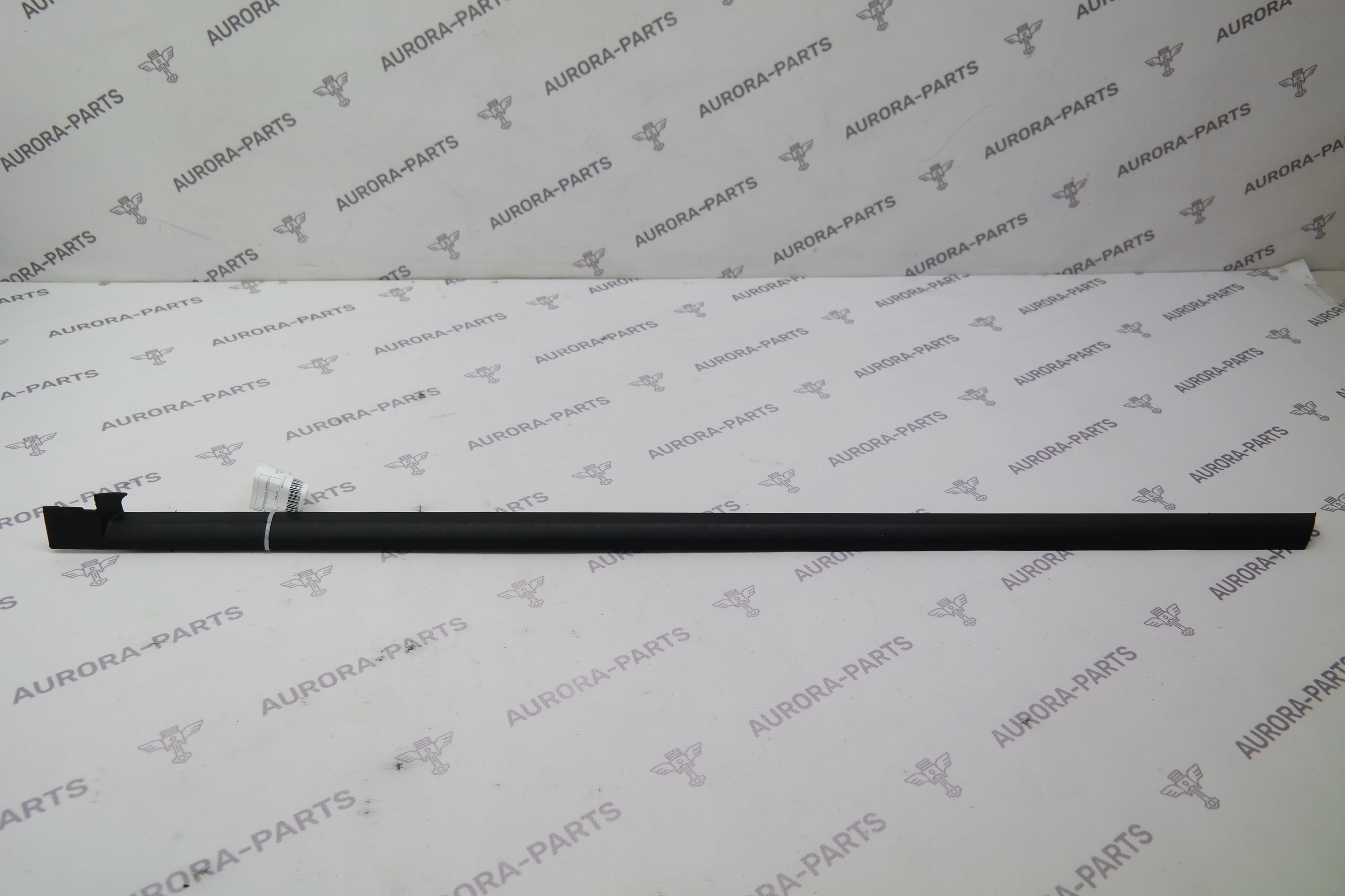 Накладка наружнего порога передняя RH Porsche Cayenne