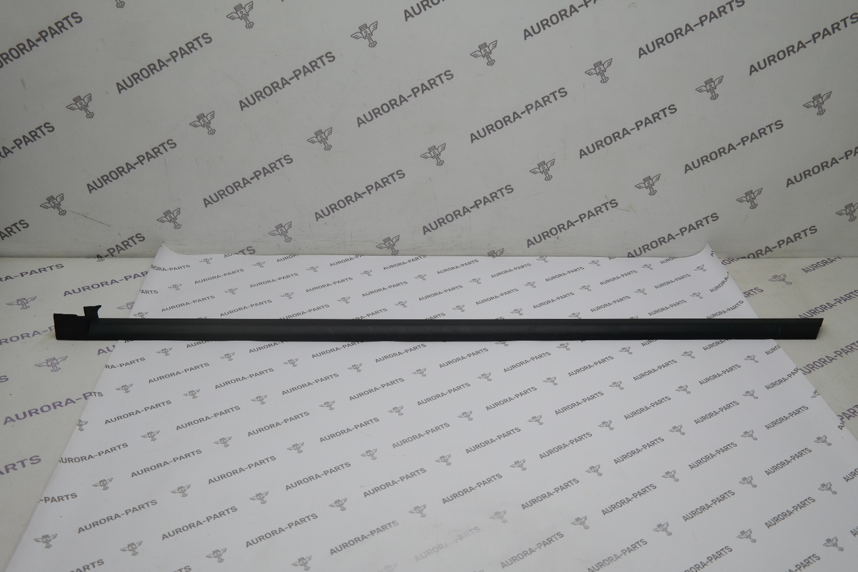 Накладка наружнего порога передняя RH Porsche Cayenne