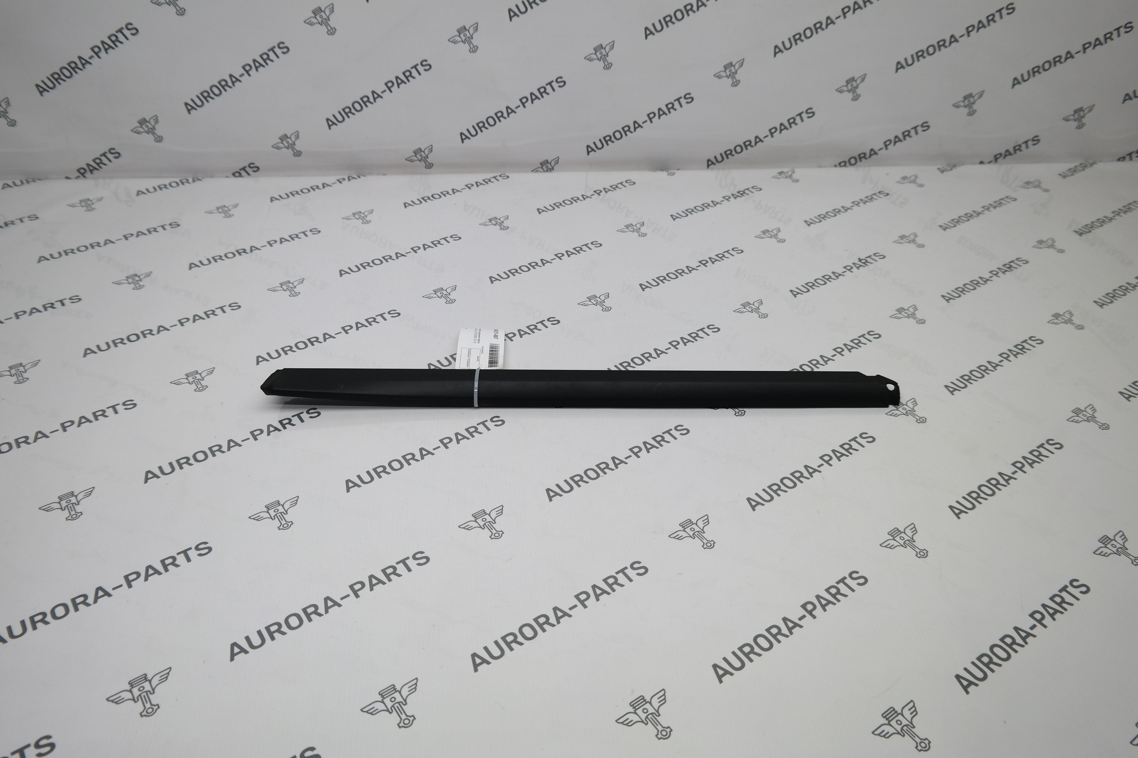 Накладка наружнего порога задняя LH Porsche Cayenne