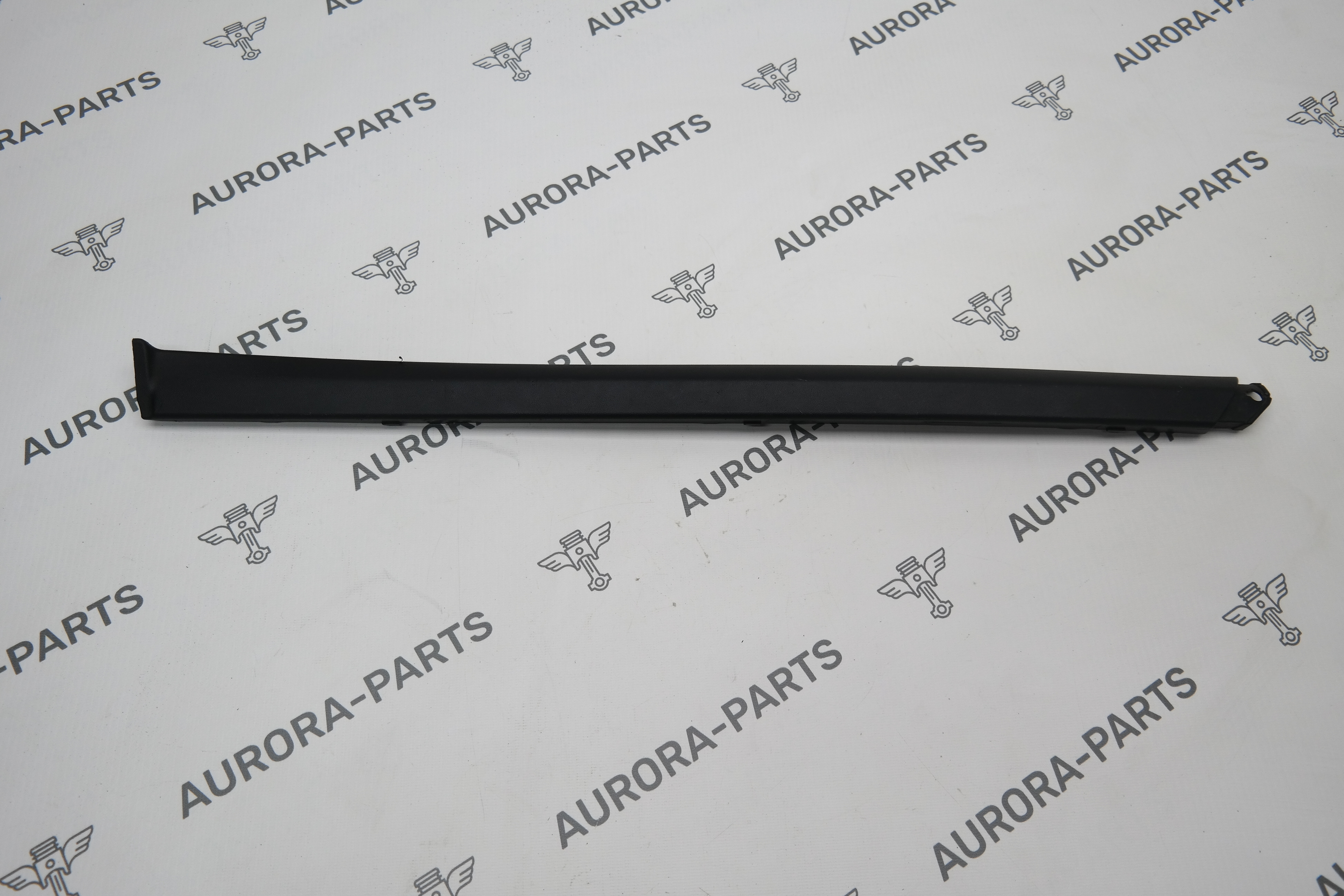 Накладка наружнего порога задняя RH Porsche Cayenne