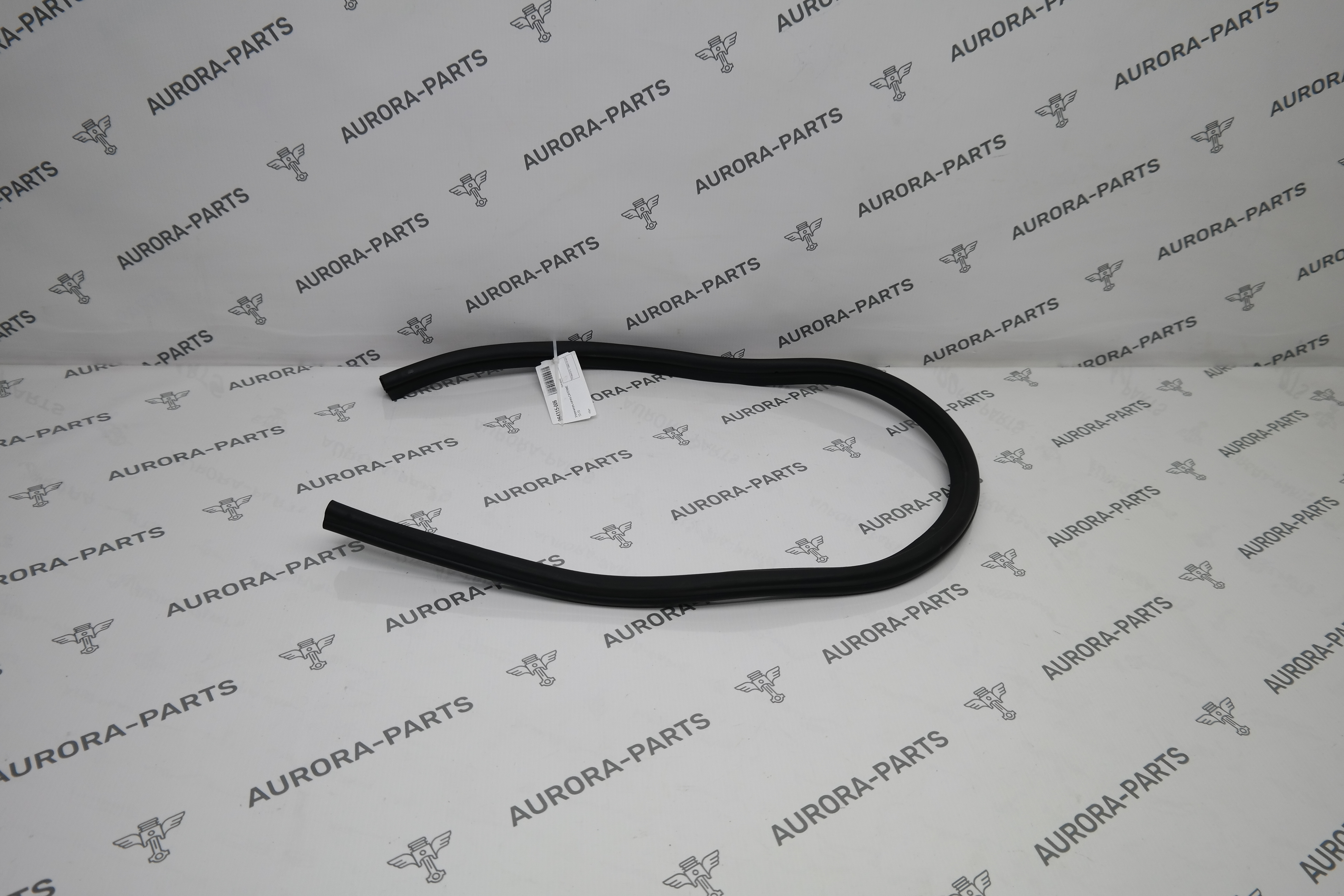 Уплотнитель капота Porsche Cayenne