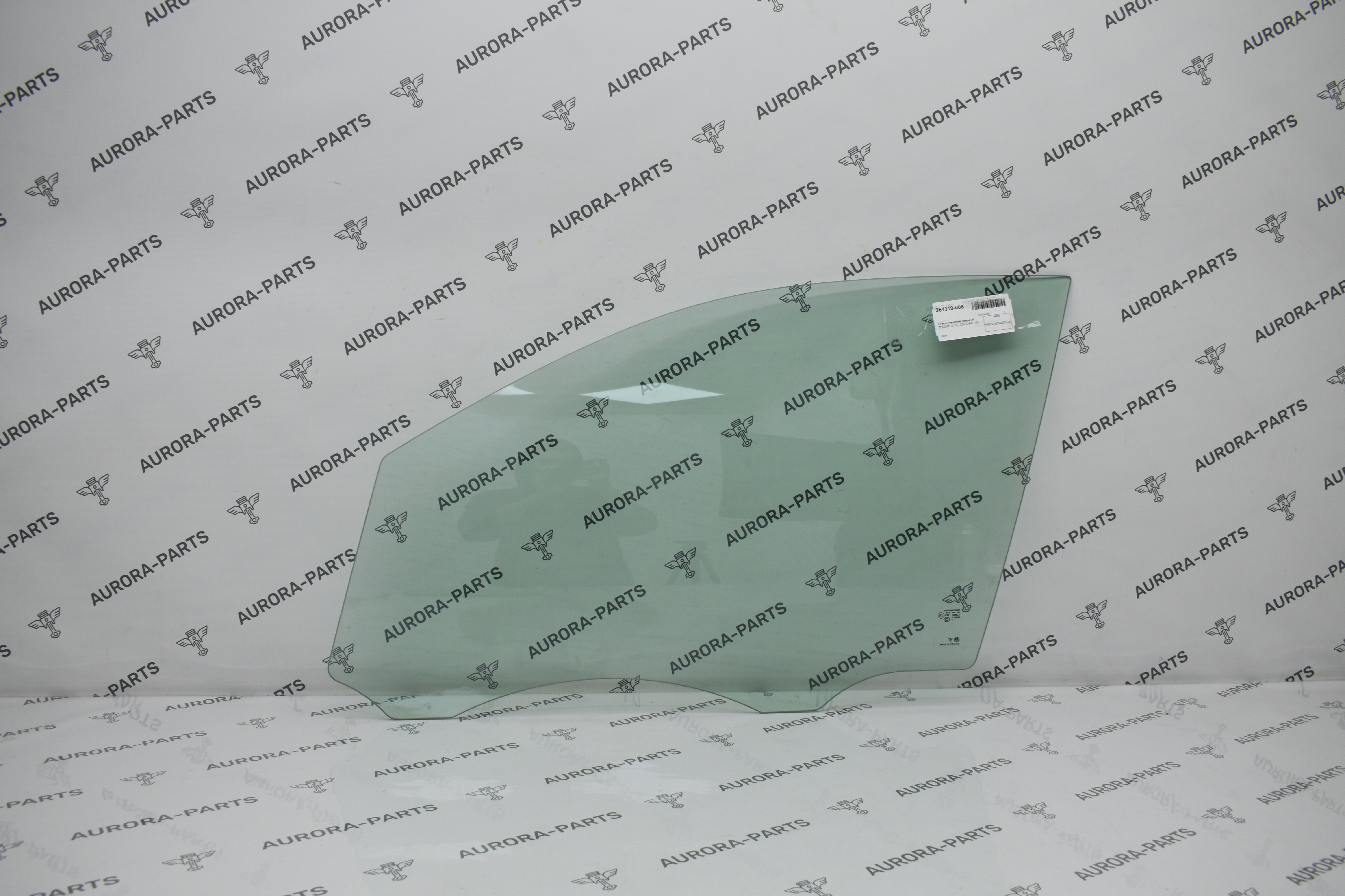 Стекло передней двери LH VW Touareg