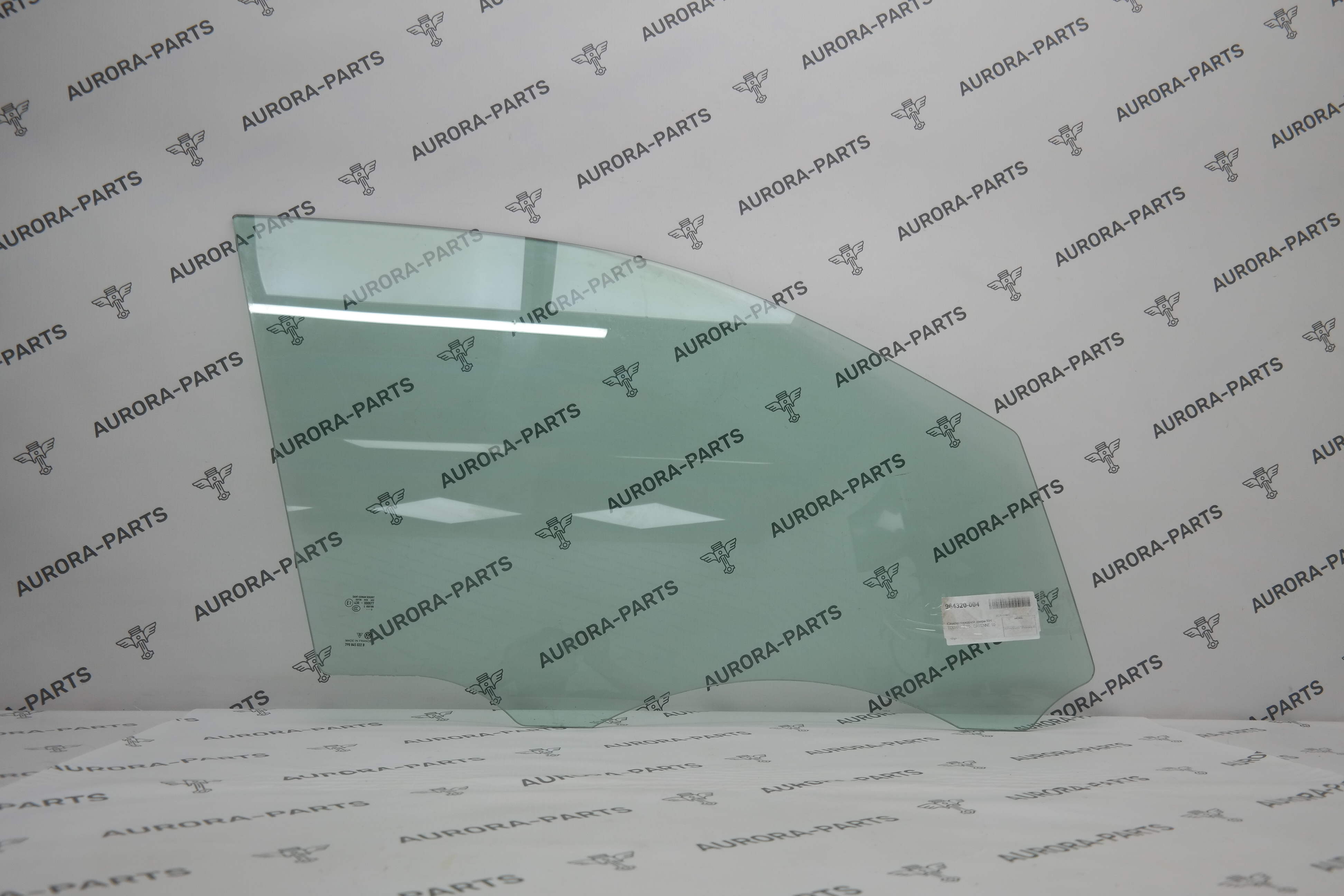 Стекло передней двери RH VW Touareg