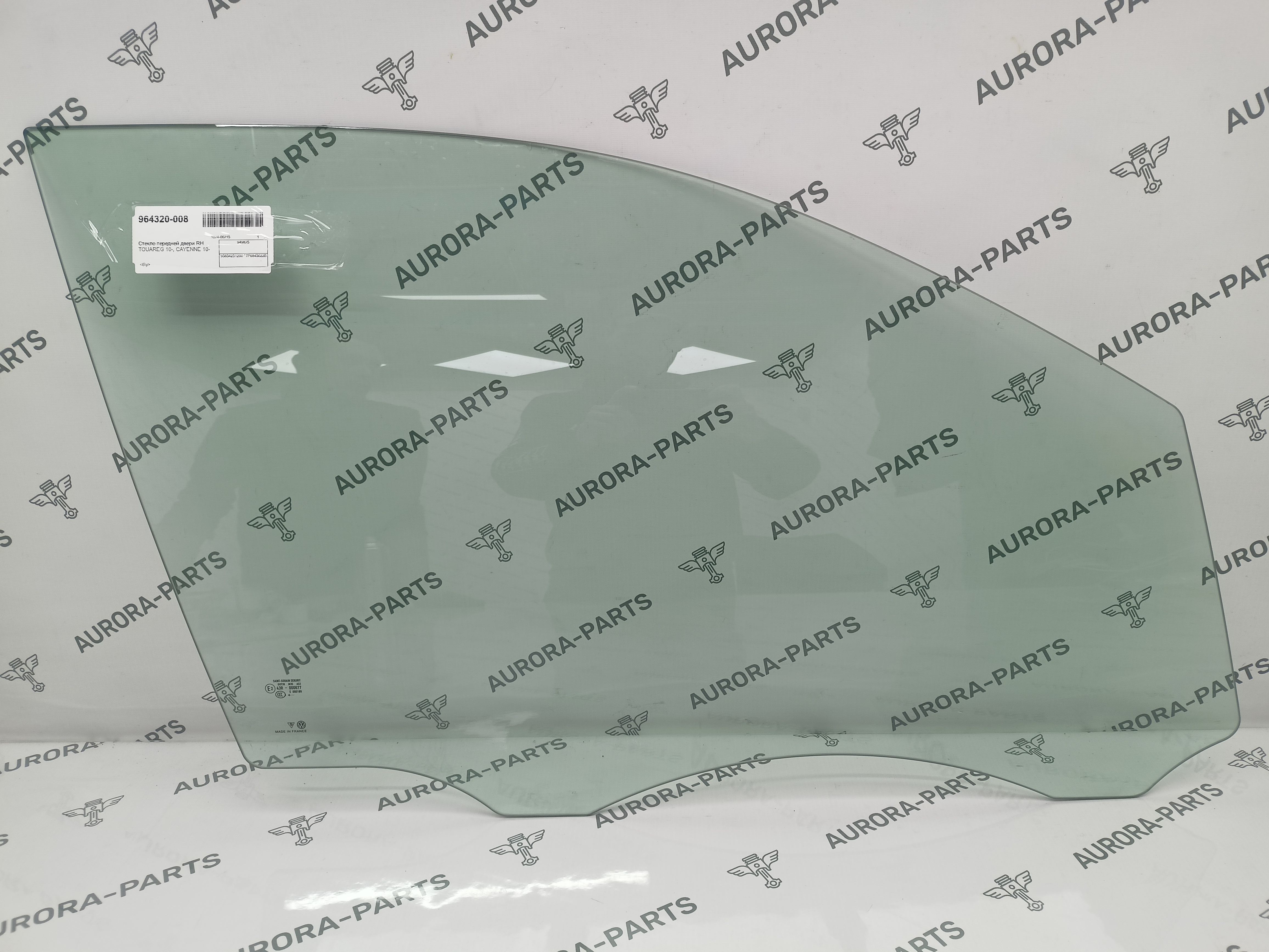 Стекло передней двери RH VW Touareg