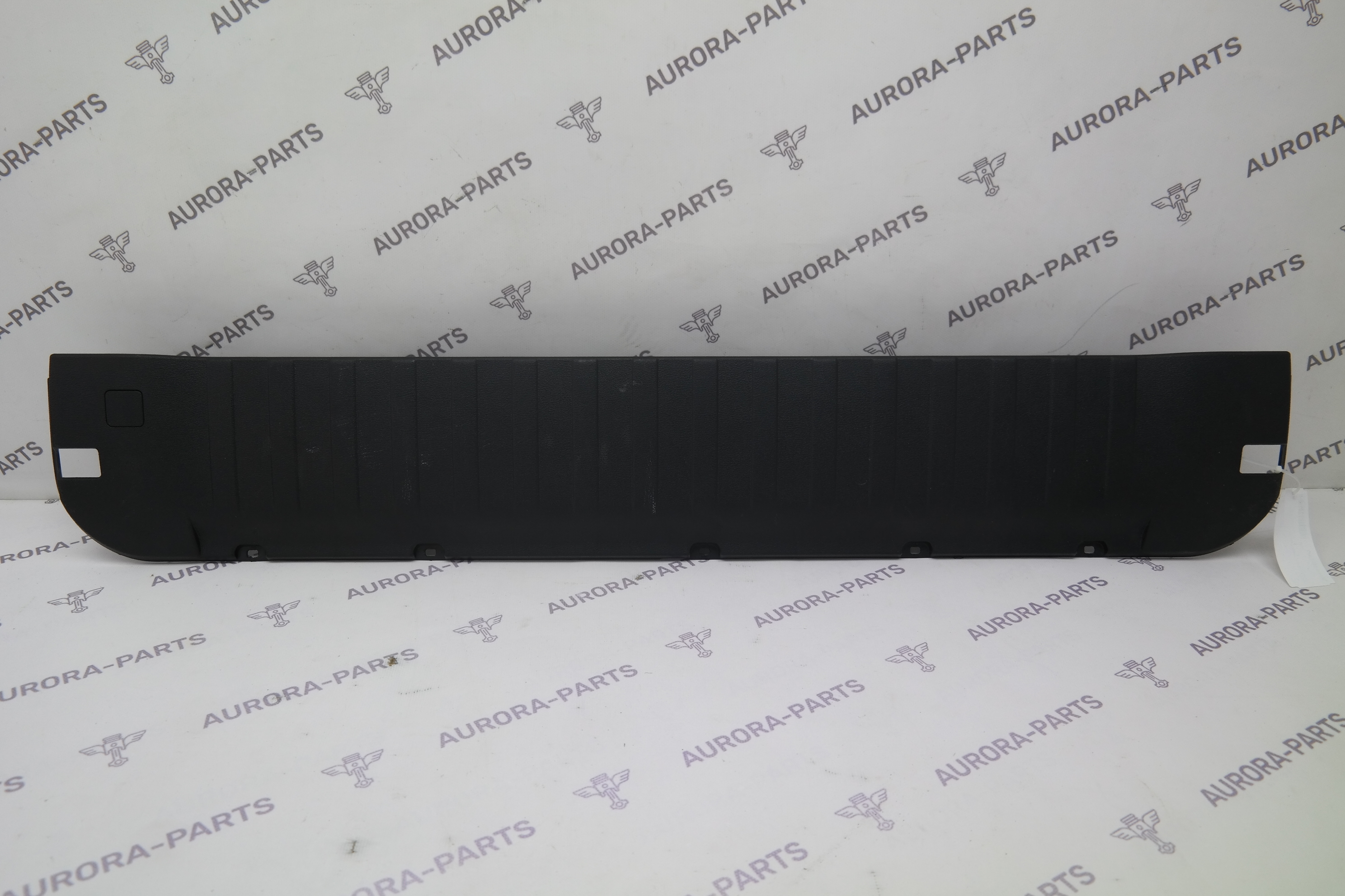 Обшивка заднего борта BMW X5