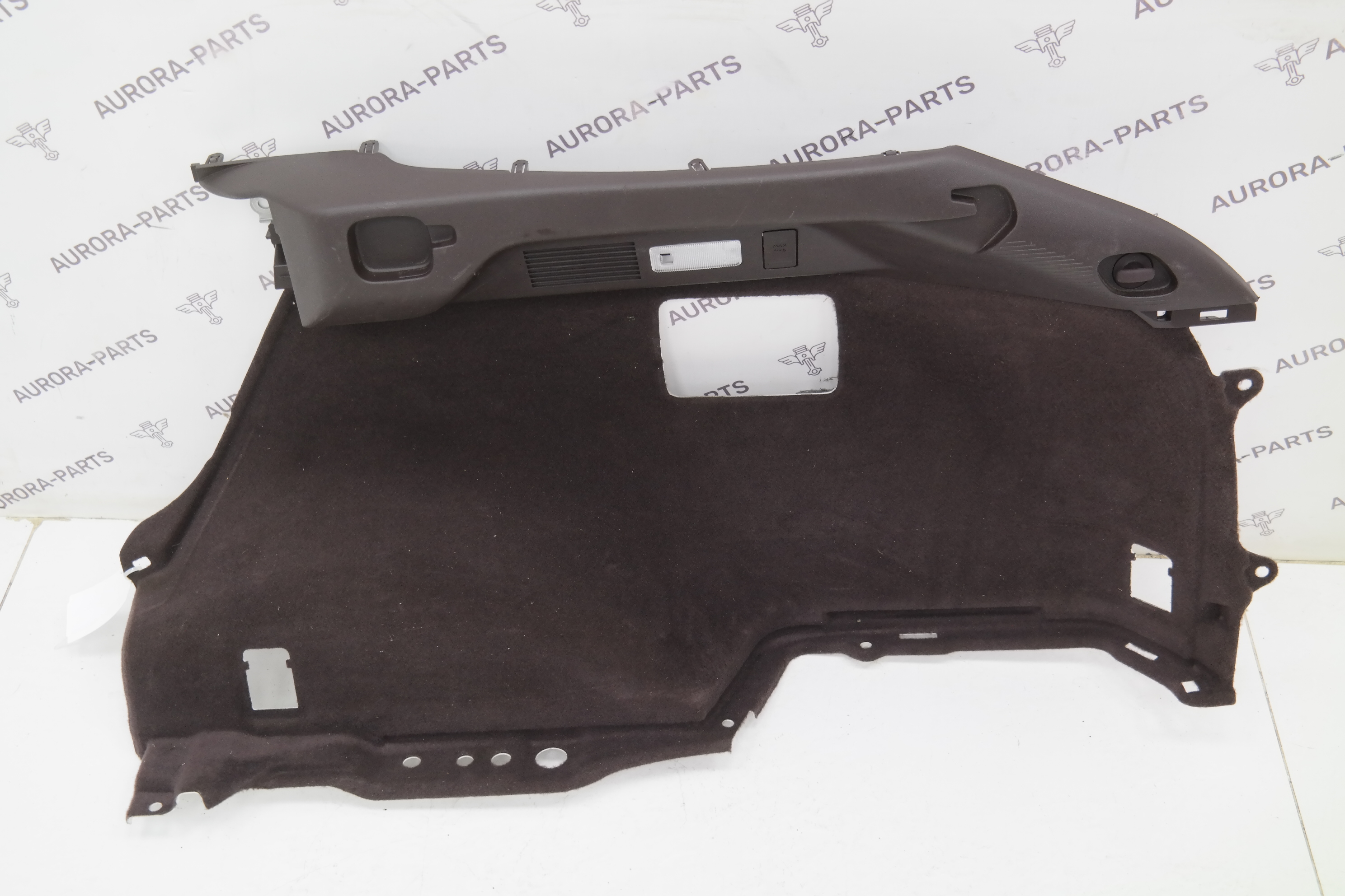 Обшивка багажника RH Lexus RX