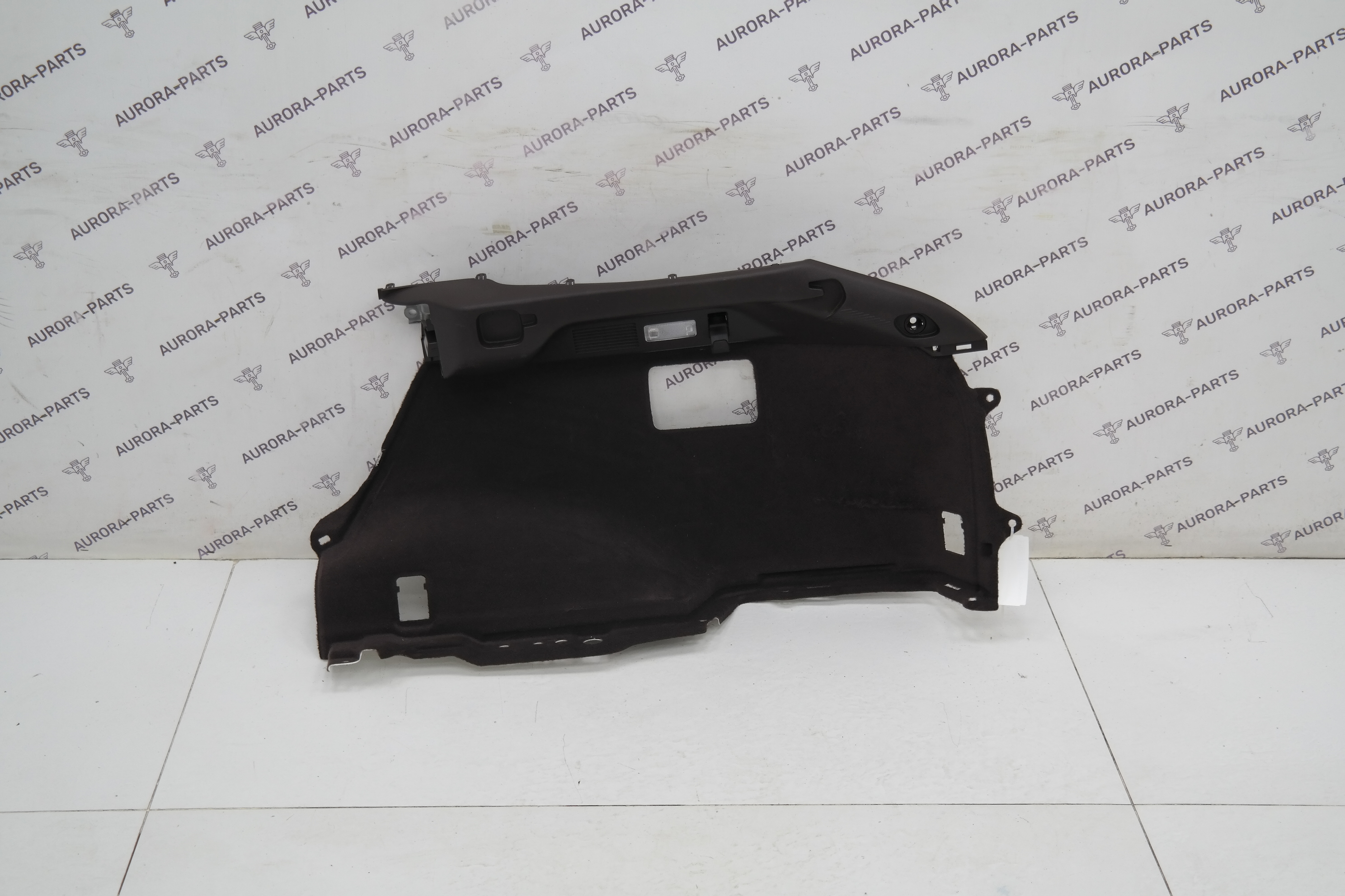 Обшивка багажника RH Lexus RX