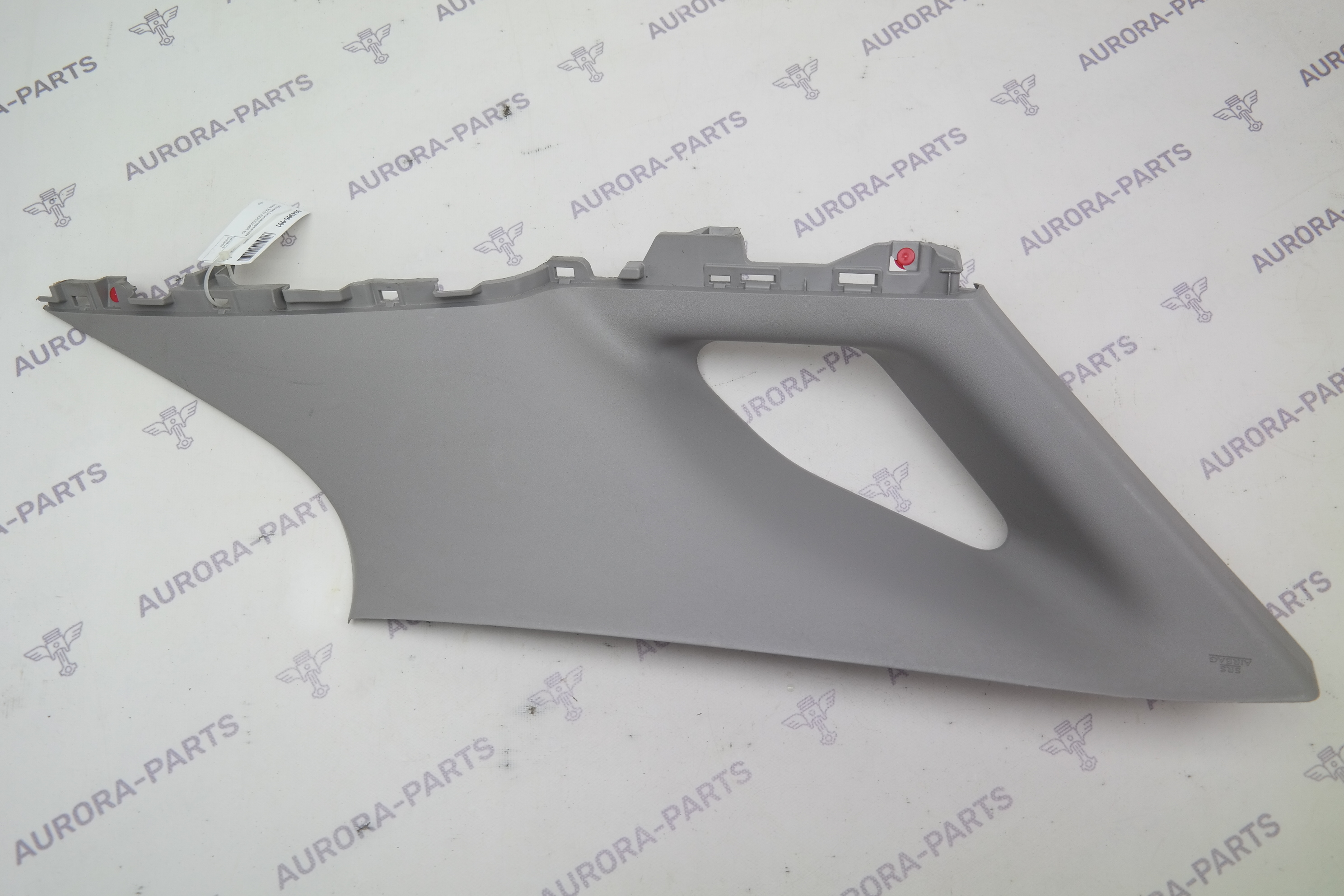 Обшивка багажника верхняя RH Lexus RX