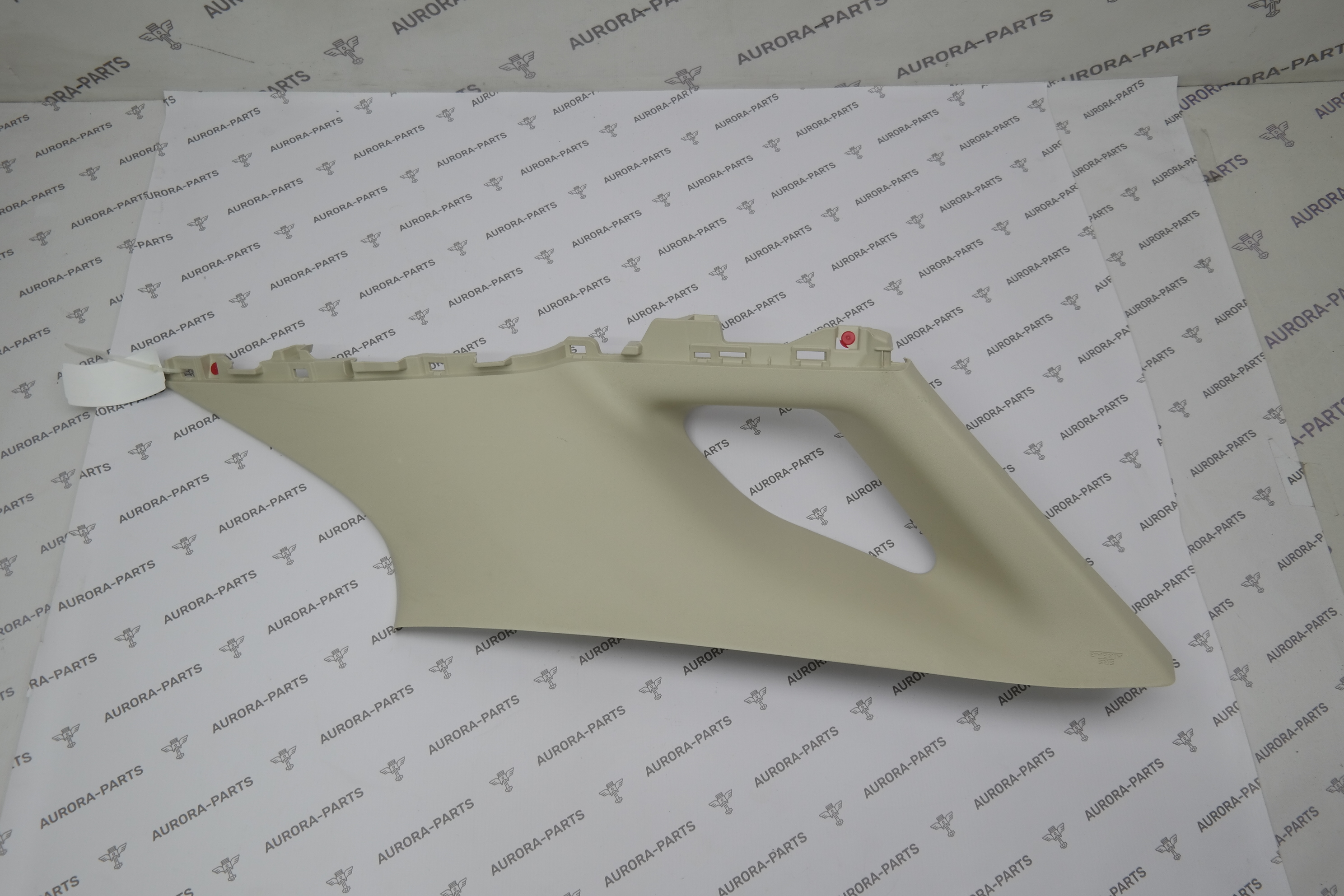 Обшивка багажника верхняя RH Lexus RX