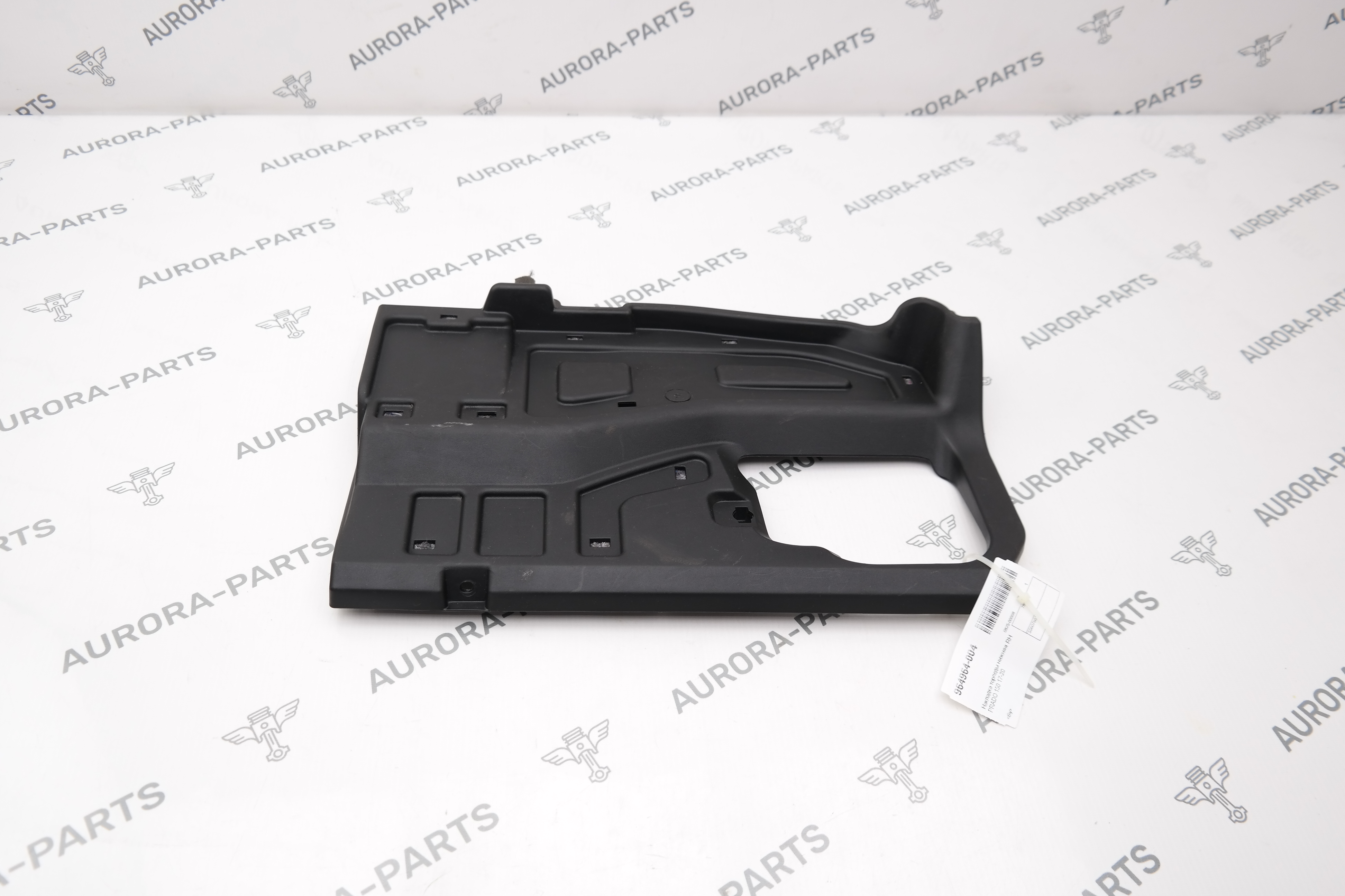 Накладка торпеды нижняя RH Toyota Land Cruiser Prado 1GDFTV