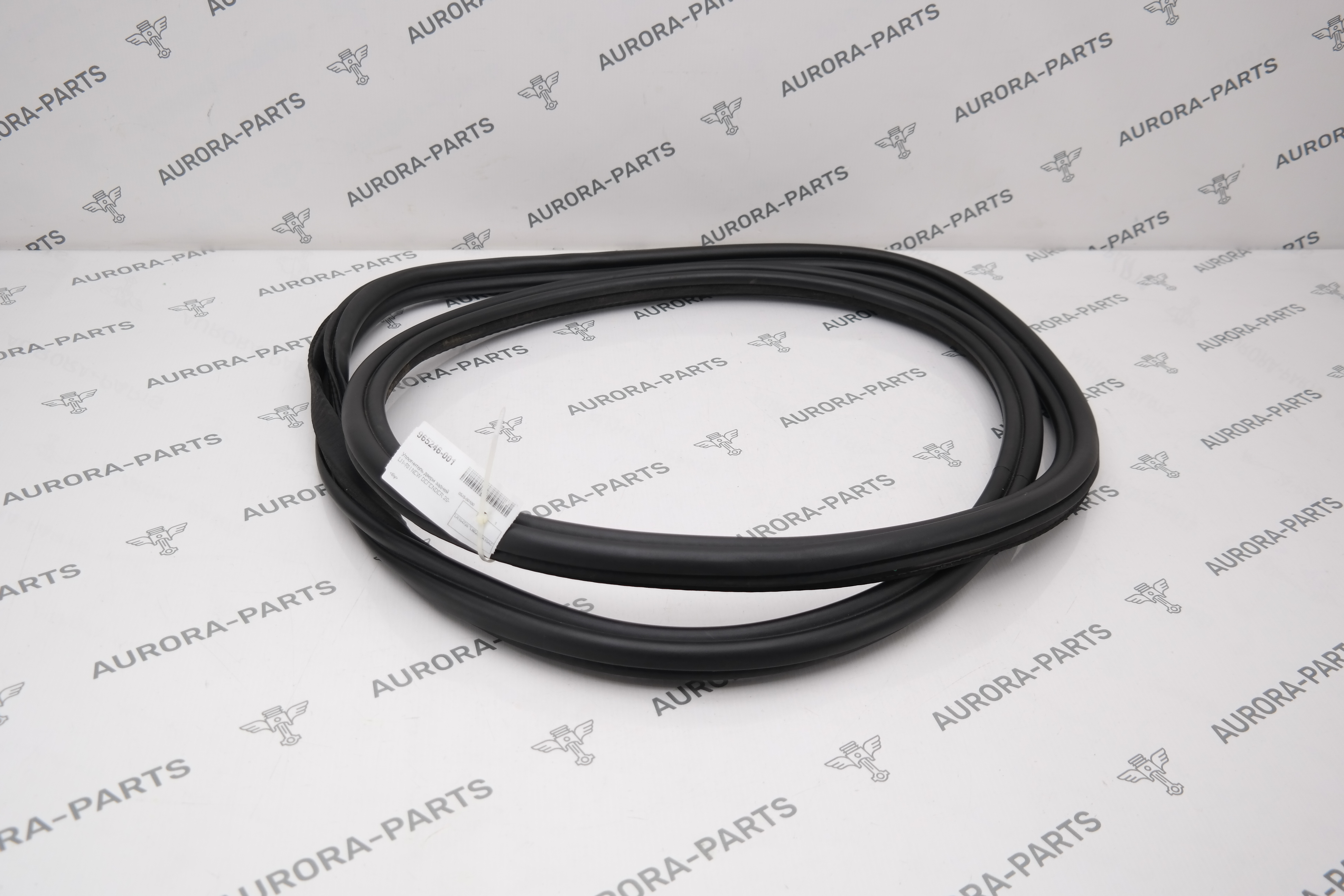 Уплотнитель двери задней LH=RH Land Rover Defender