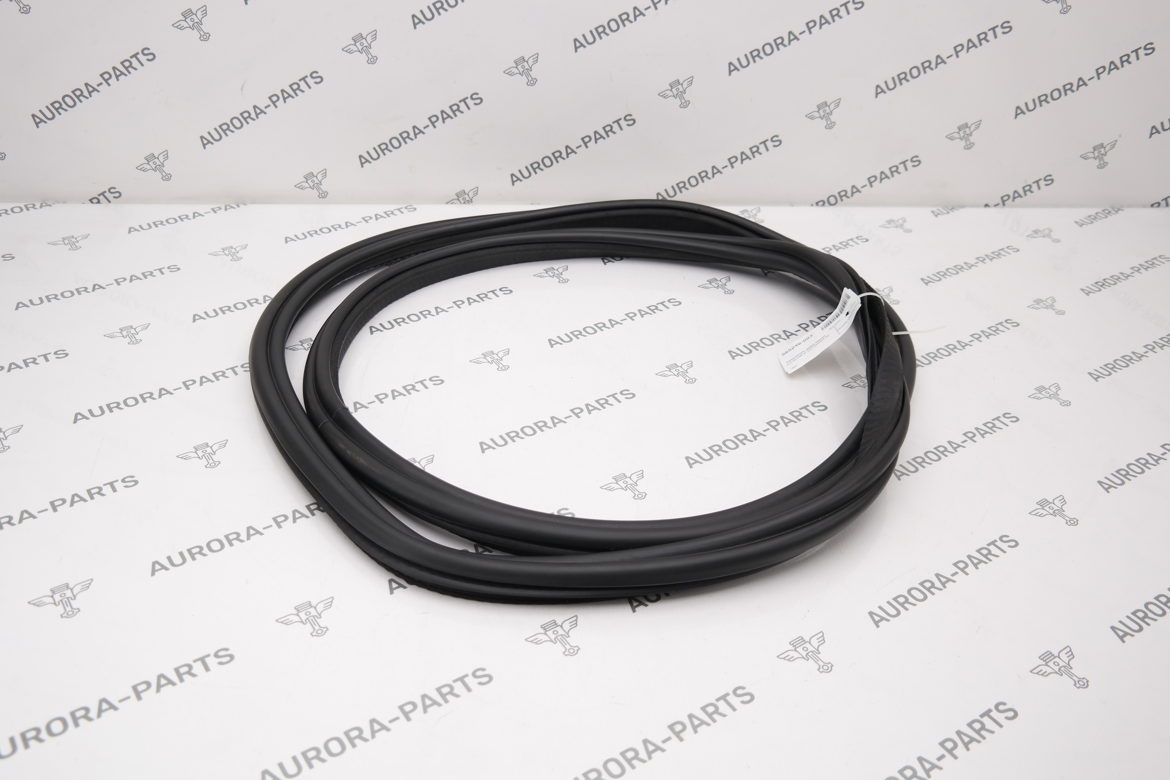 Уплотнитель двери задней LH=RH Land Rover Defender