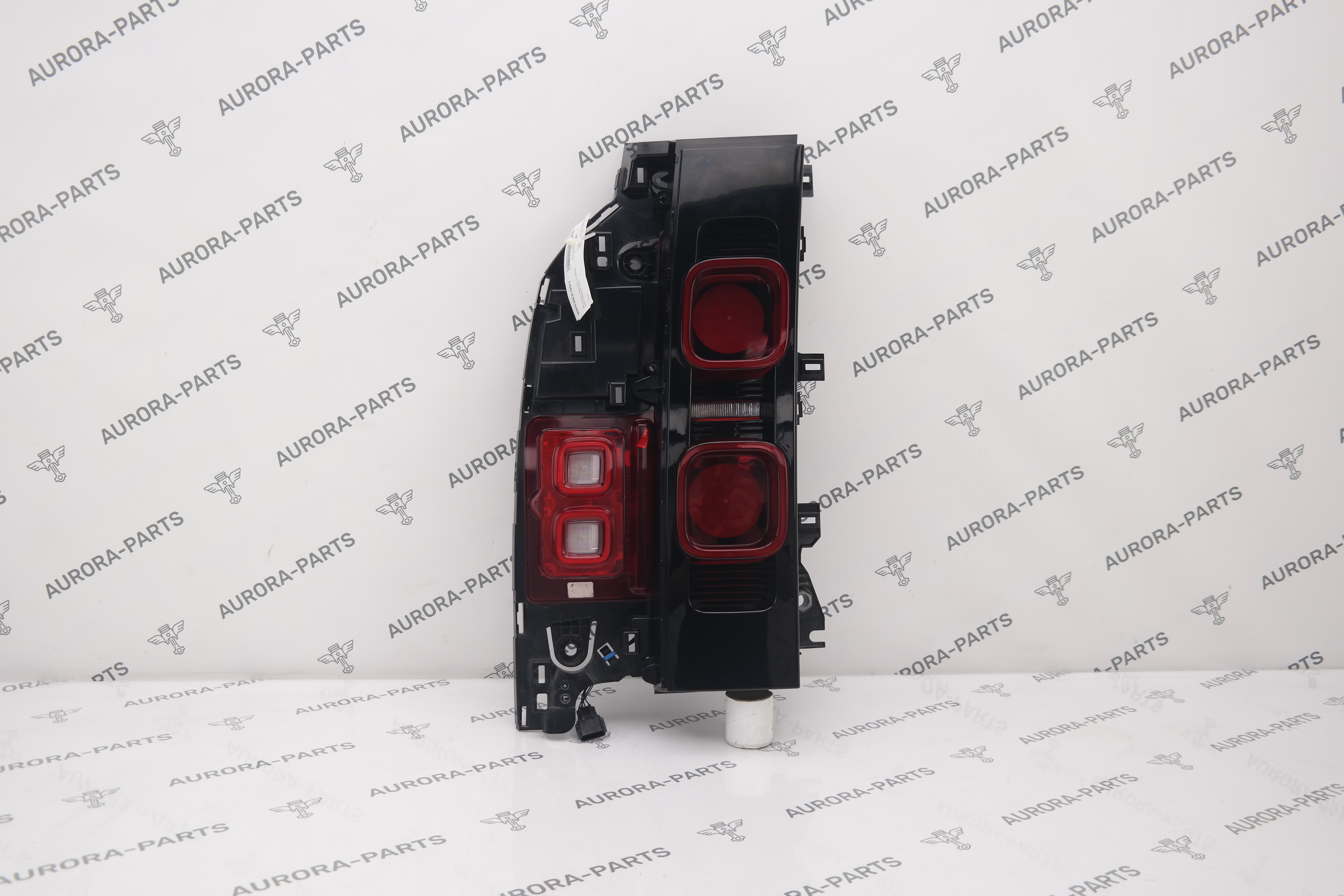 Фонарь задний LH Land Rover Defender