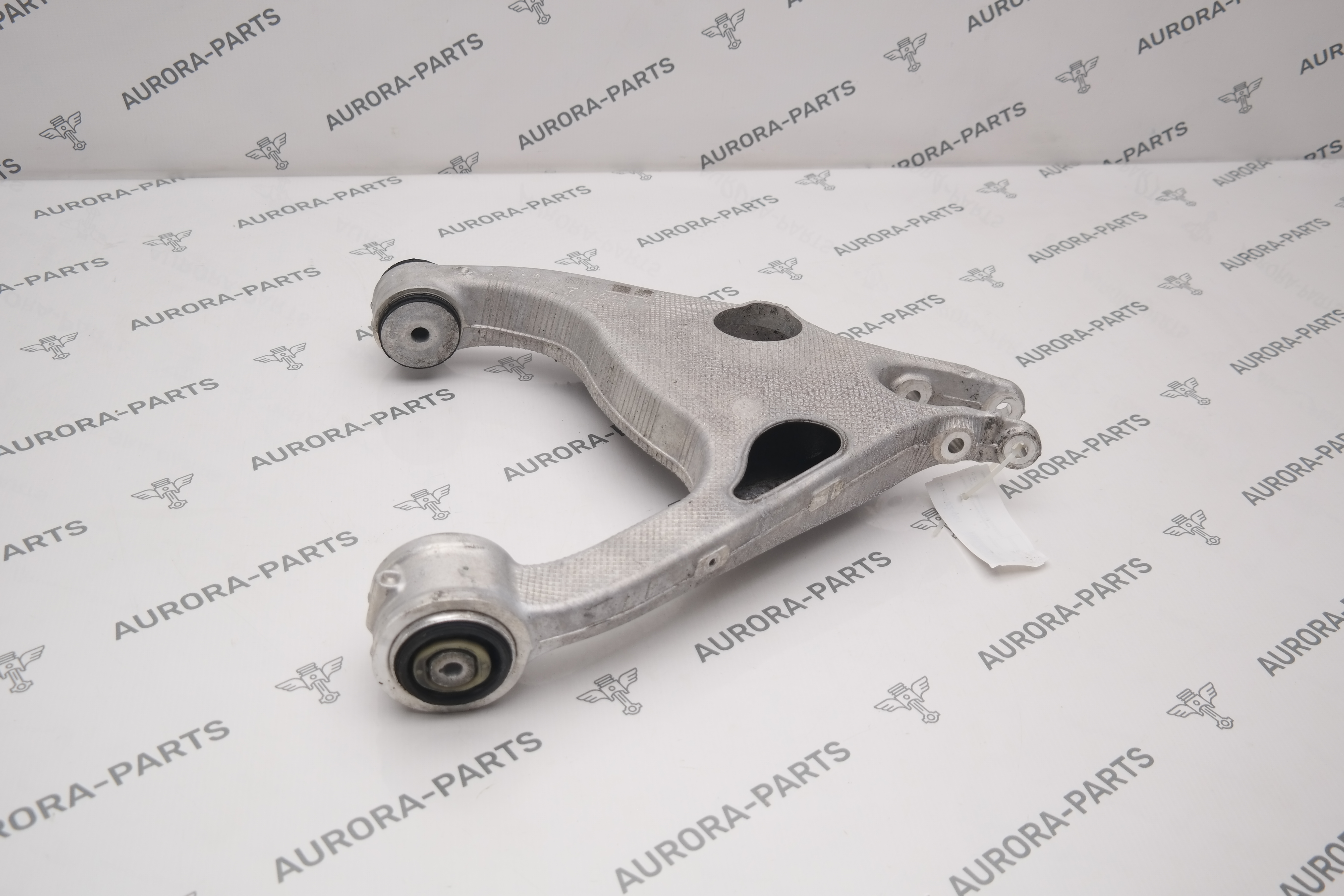 Рычаг поперечный нижний задней подвески RH Porsche Panamera