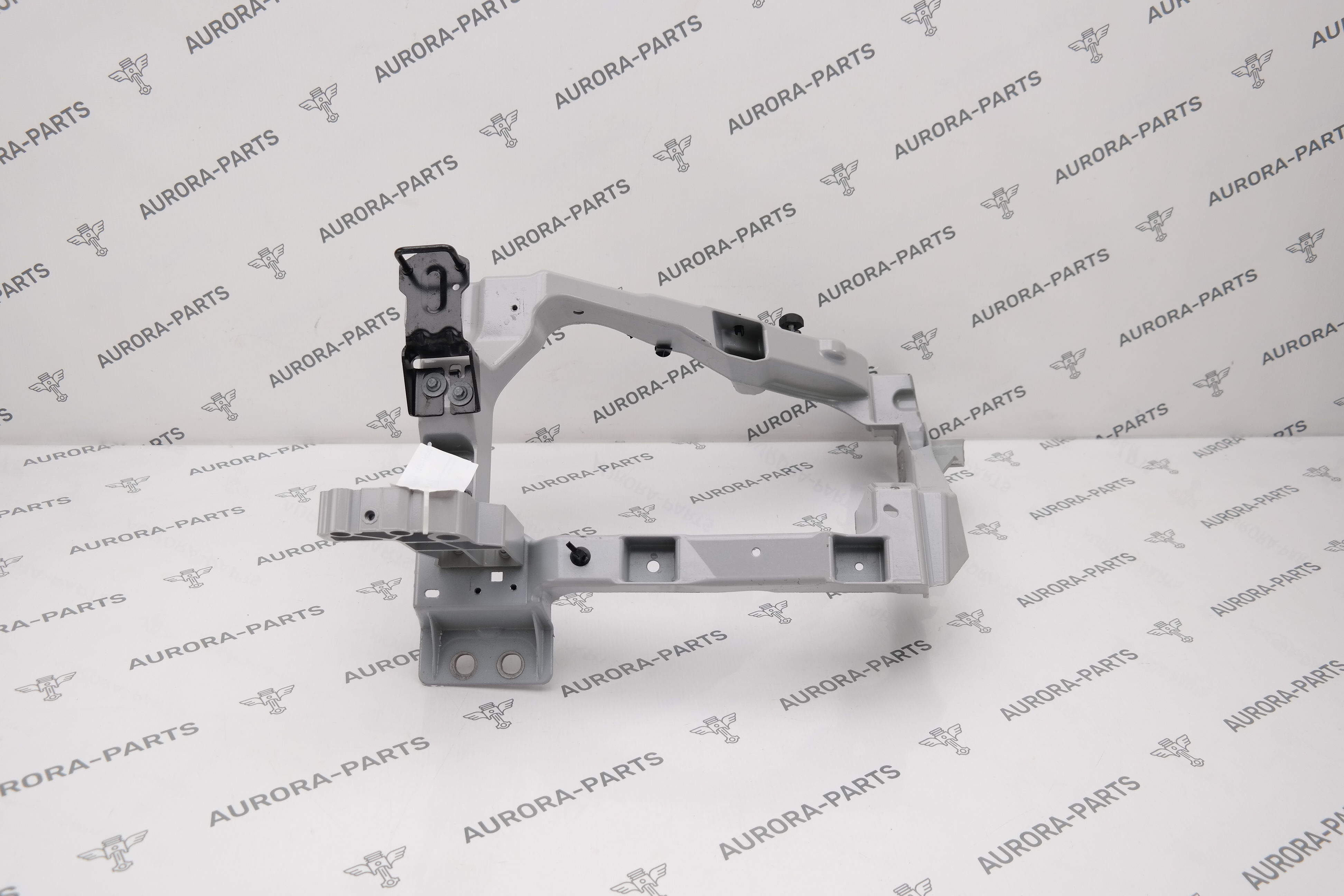 Кронштейн передней фары LH Land Rover Range Rover Sport