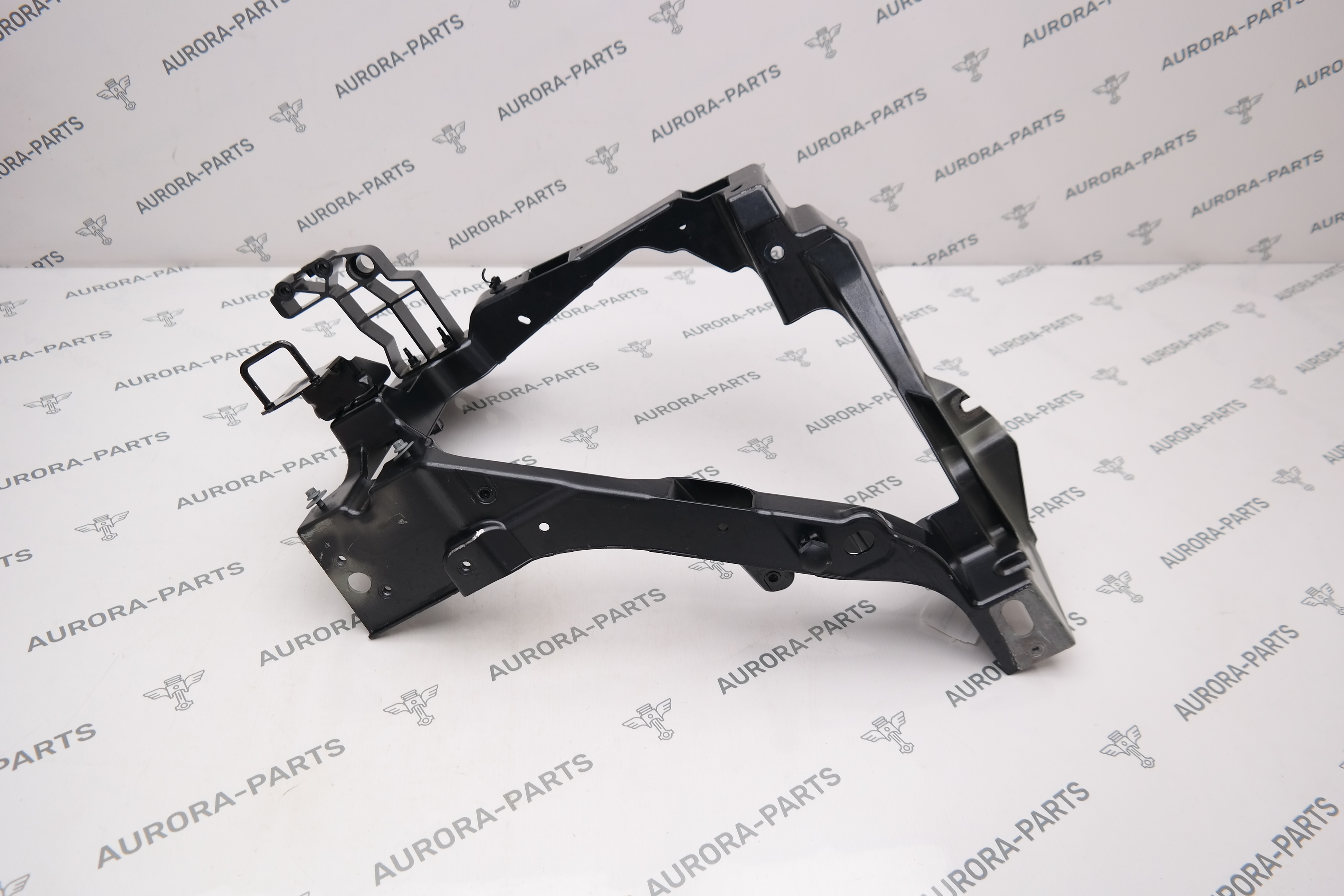 Кронштейн передней фары RH Land Rover Range Rover Sport