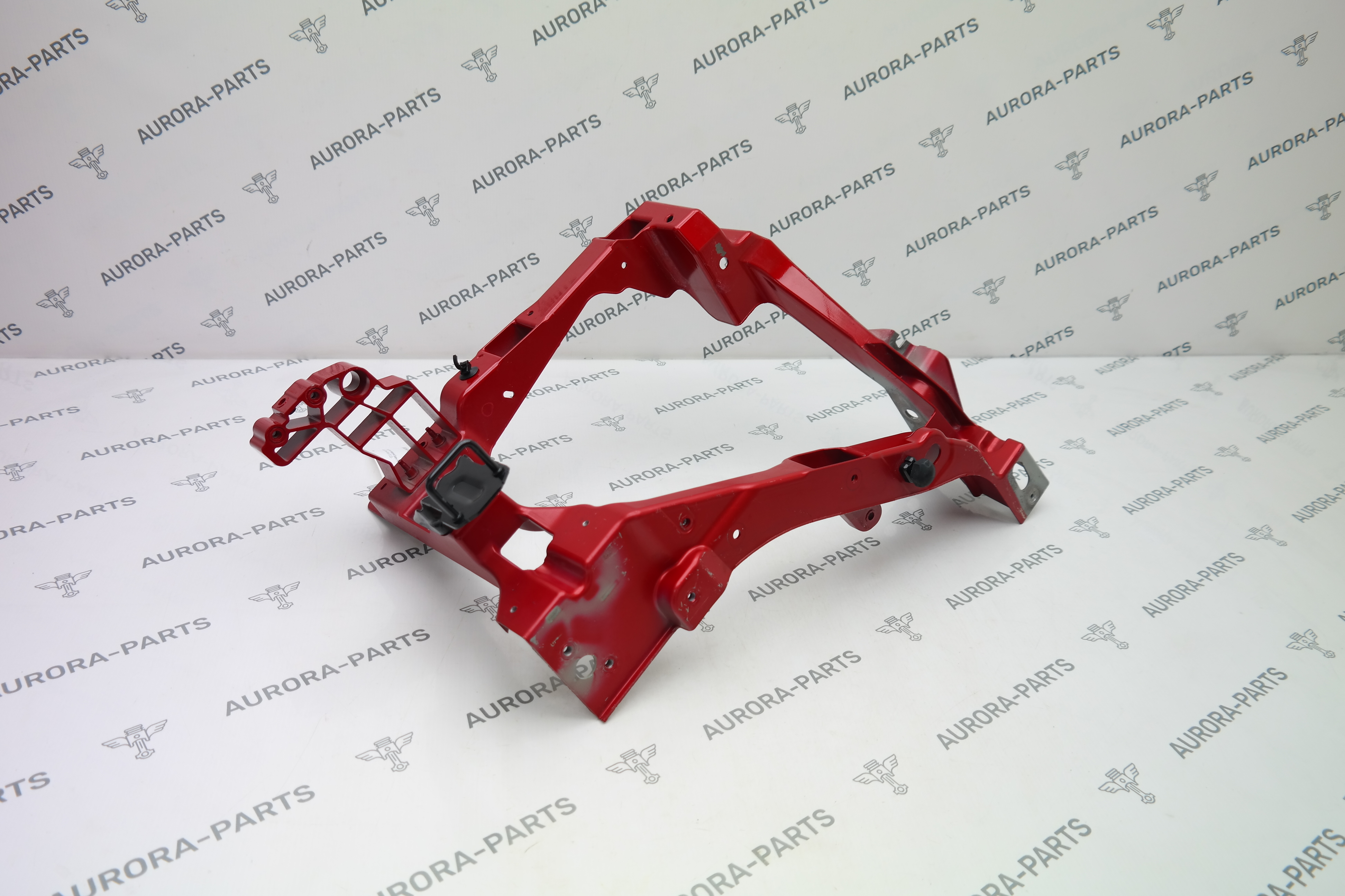 Кронштейн передней фары RH Land Rover Range Rover Sport