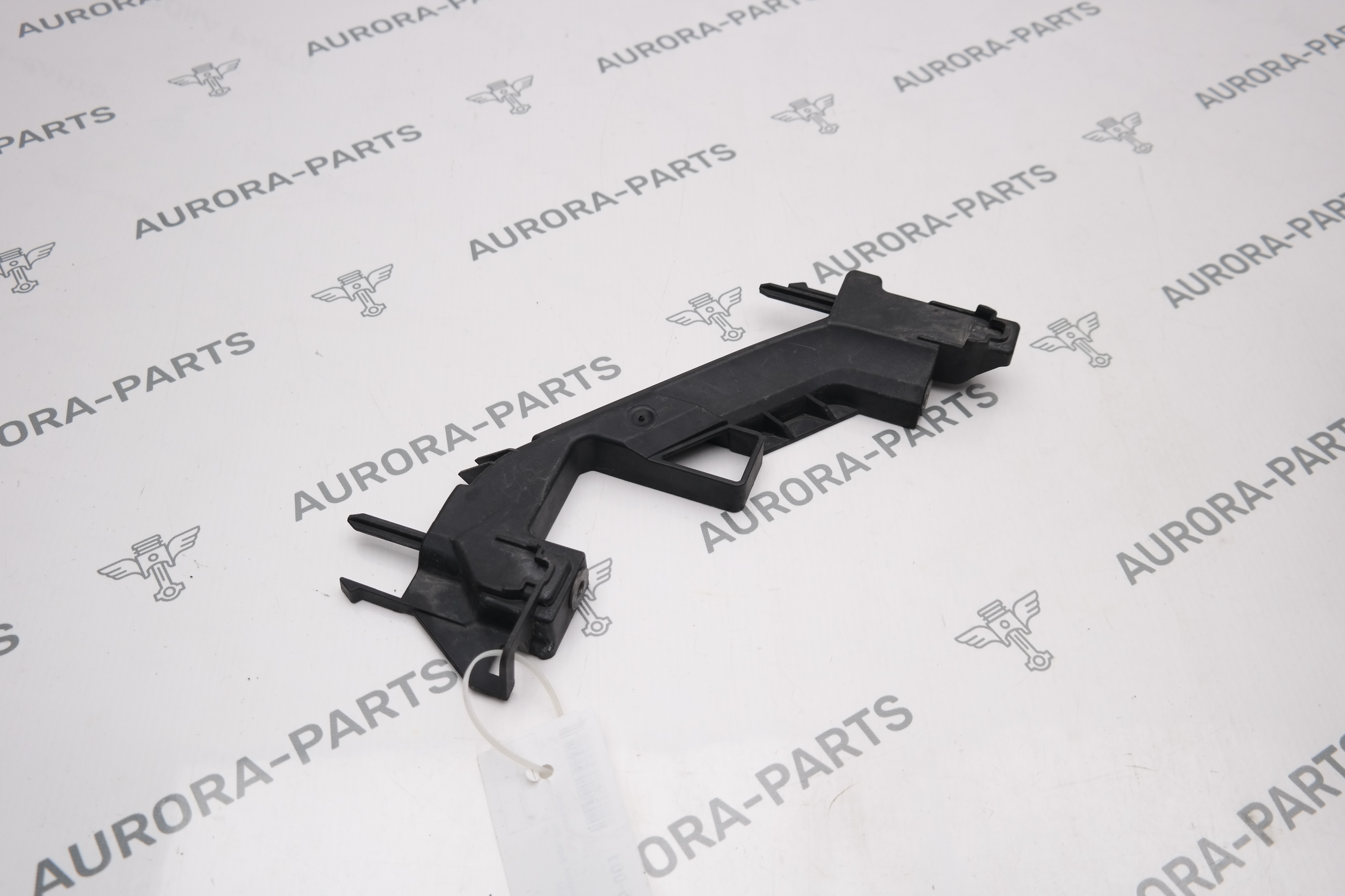 Кронштейн крепления фары RH Porsche Panamera