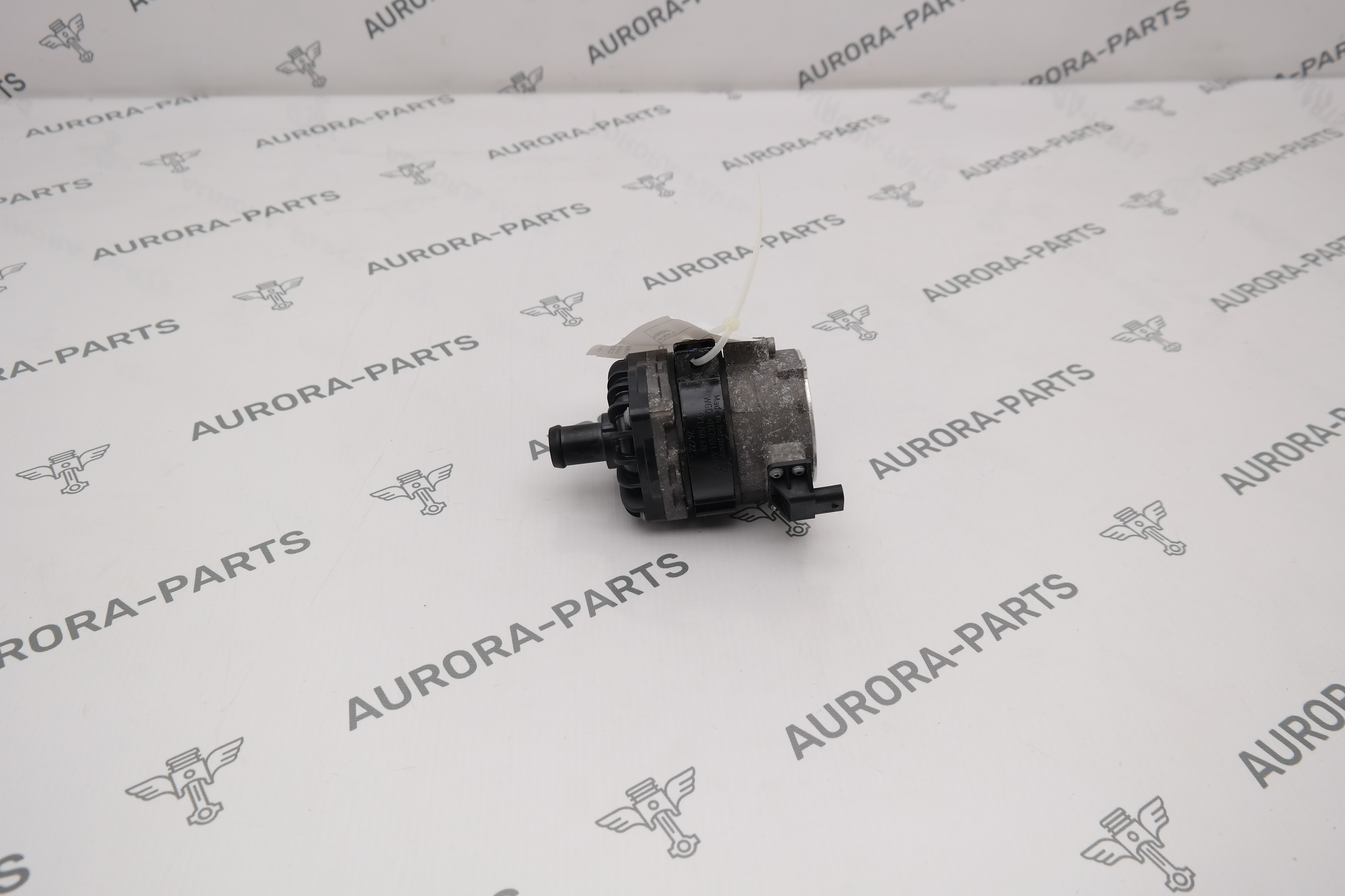 Насос дополнительный системы охлаждения Porsche Panamera