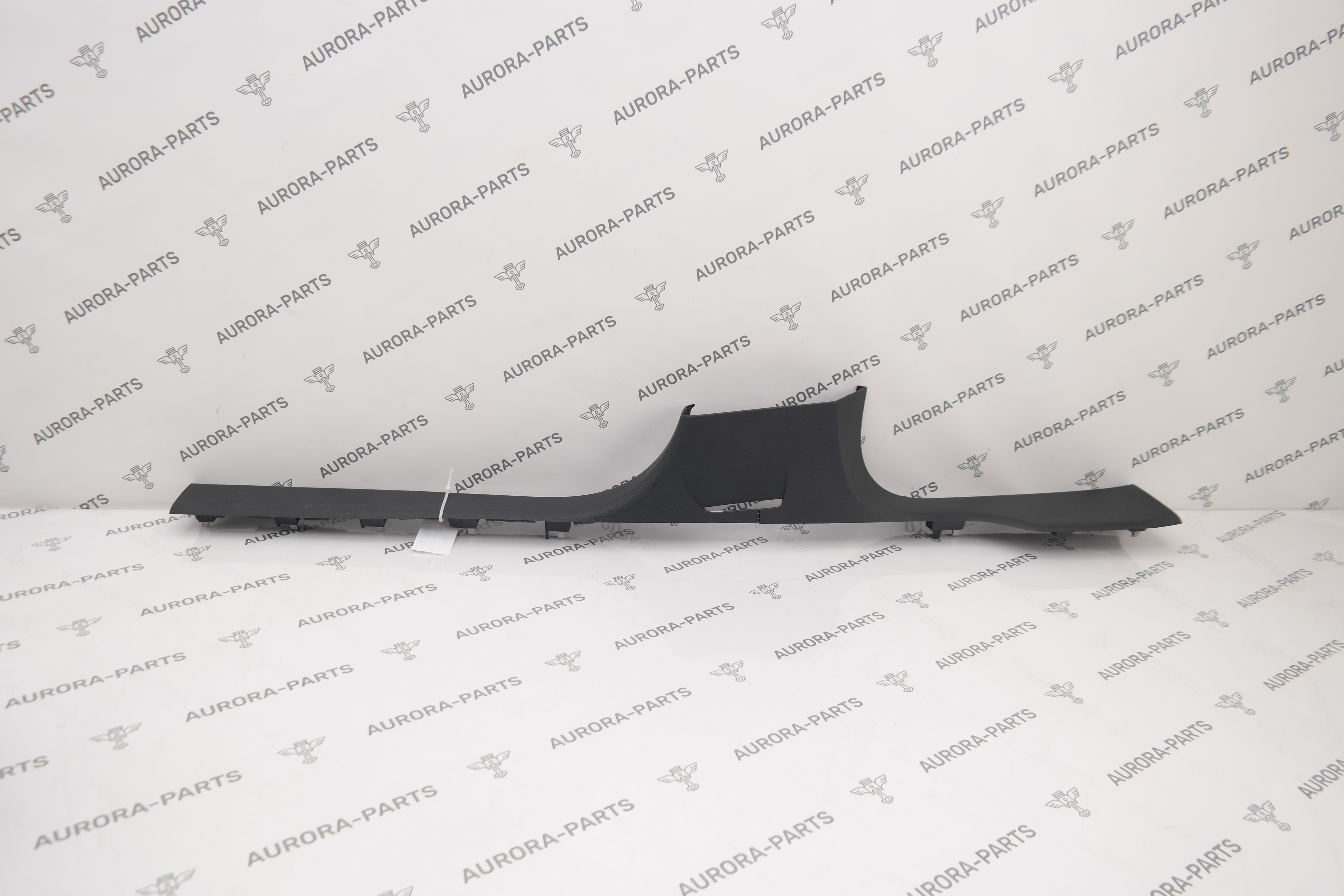 Накладка порога внутренняя RH Audi Q7