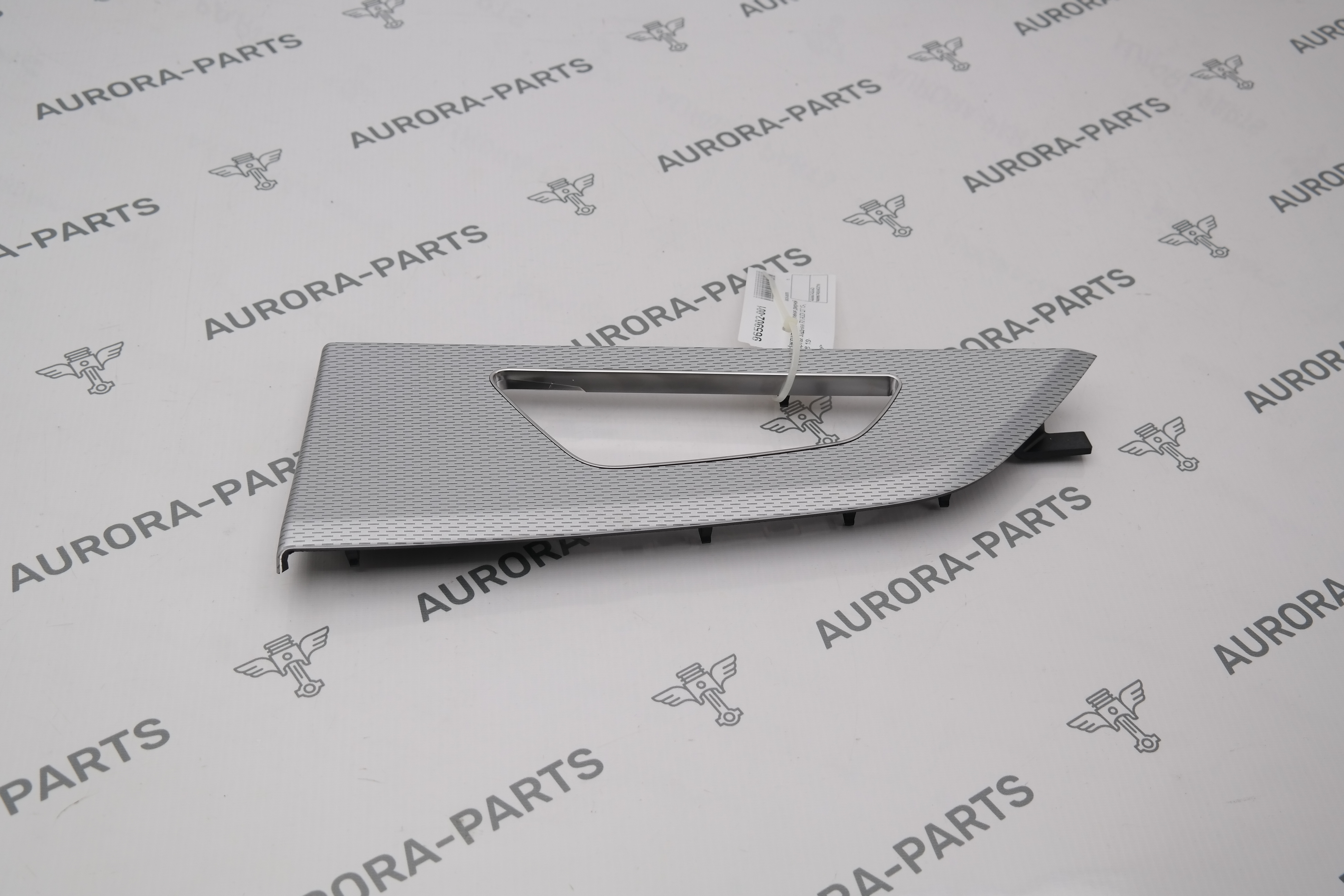 Накладка декоративная дверной карты задняя RH Audi Q7