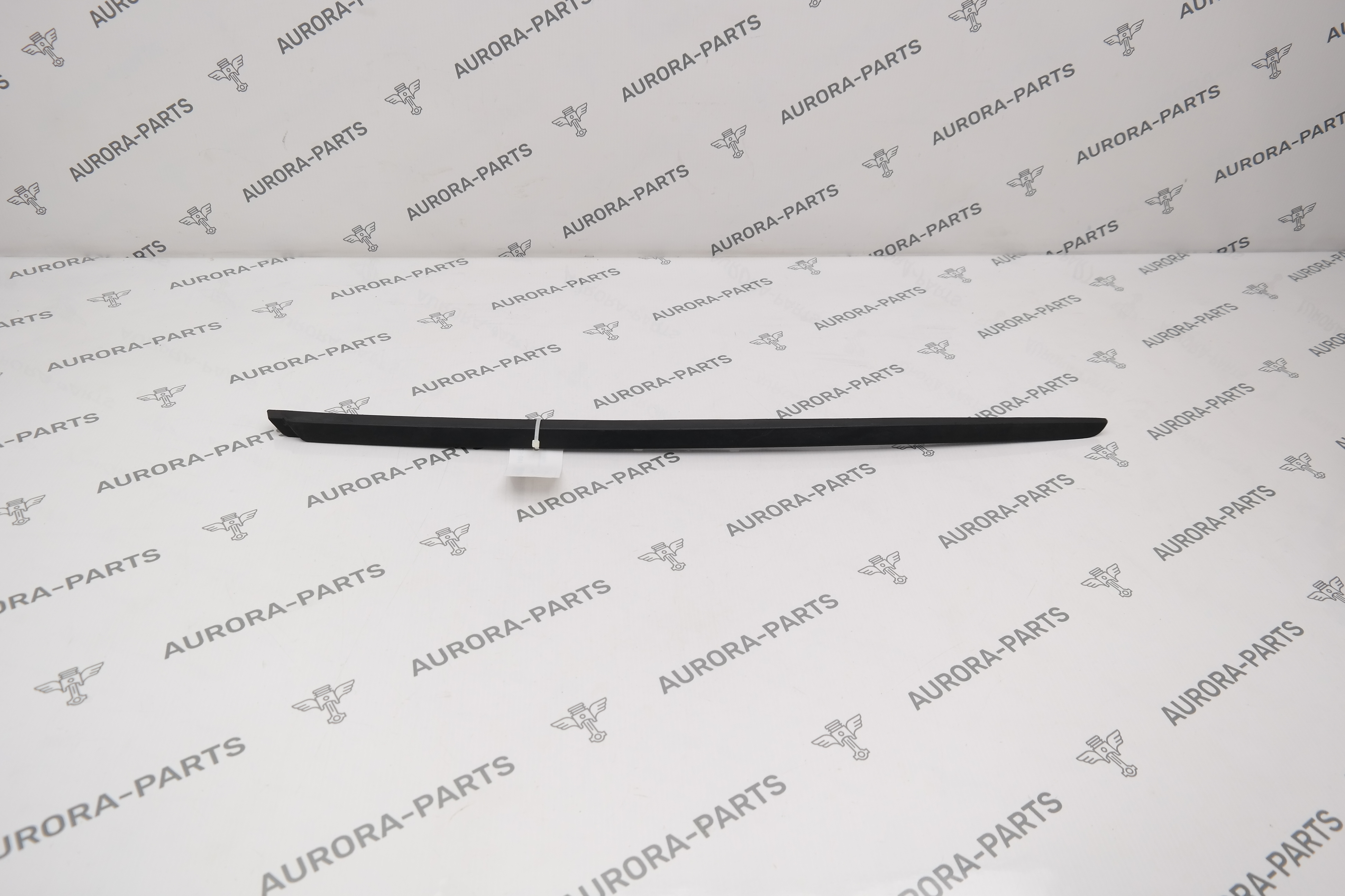 Молдинг лобового стекла LH Porsche Panamera