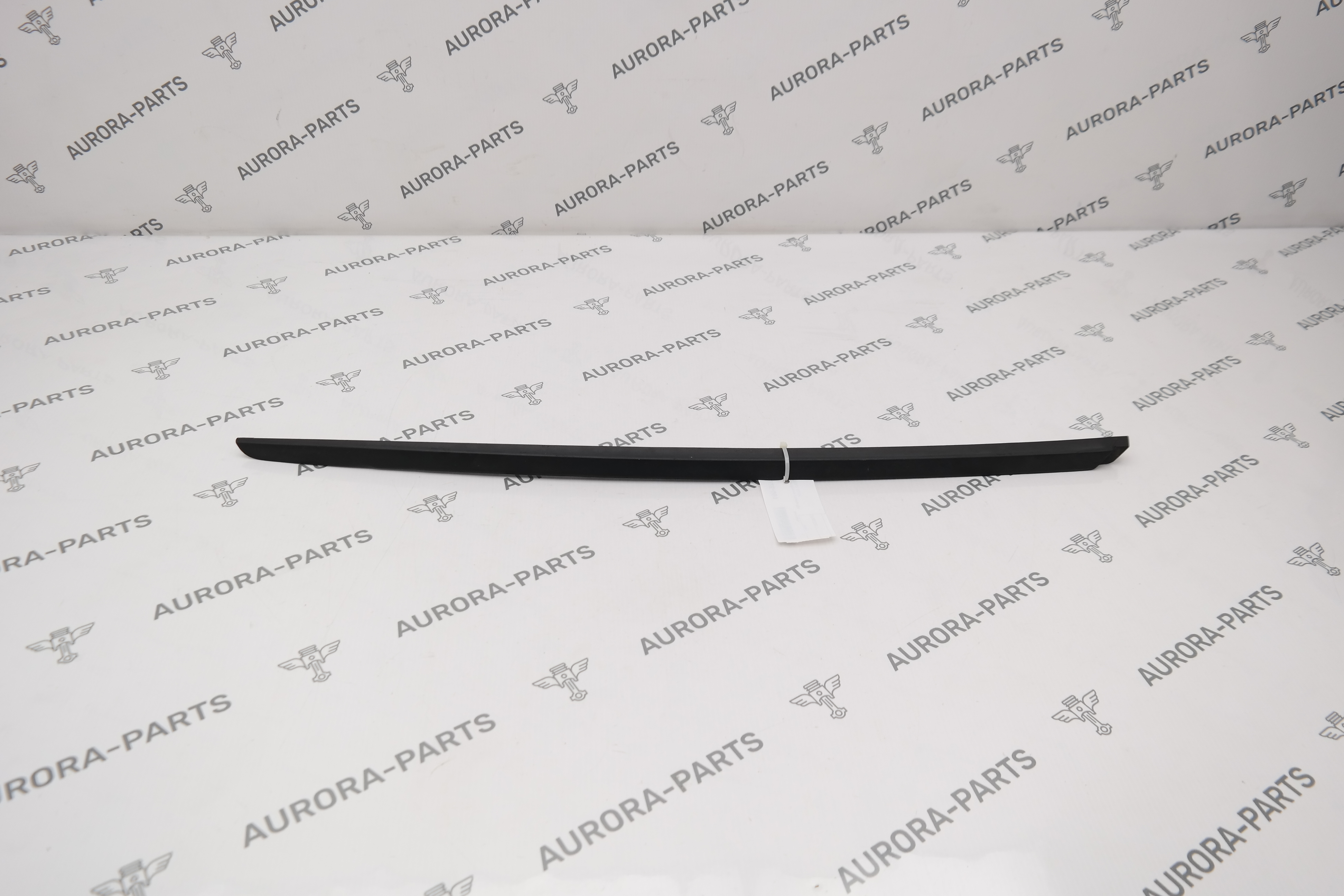 Молдинг лобового стекла RH Porsche Panamera