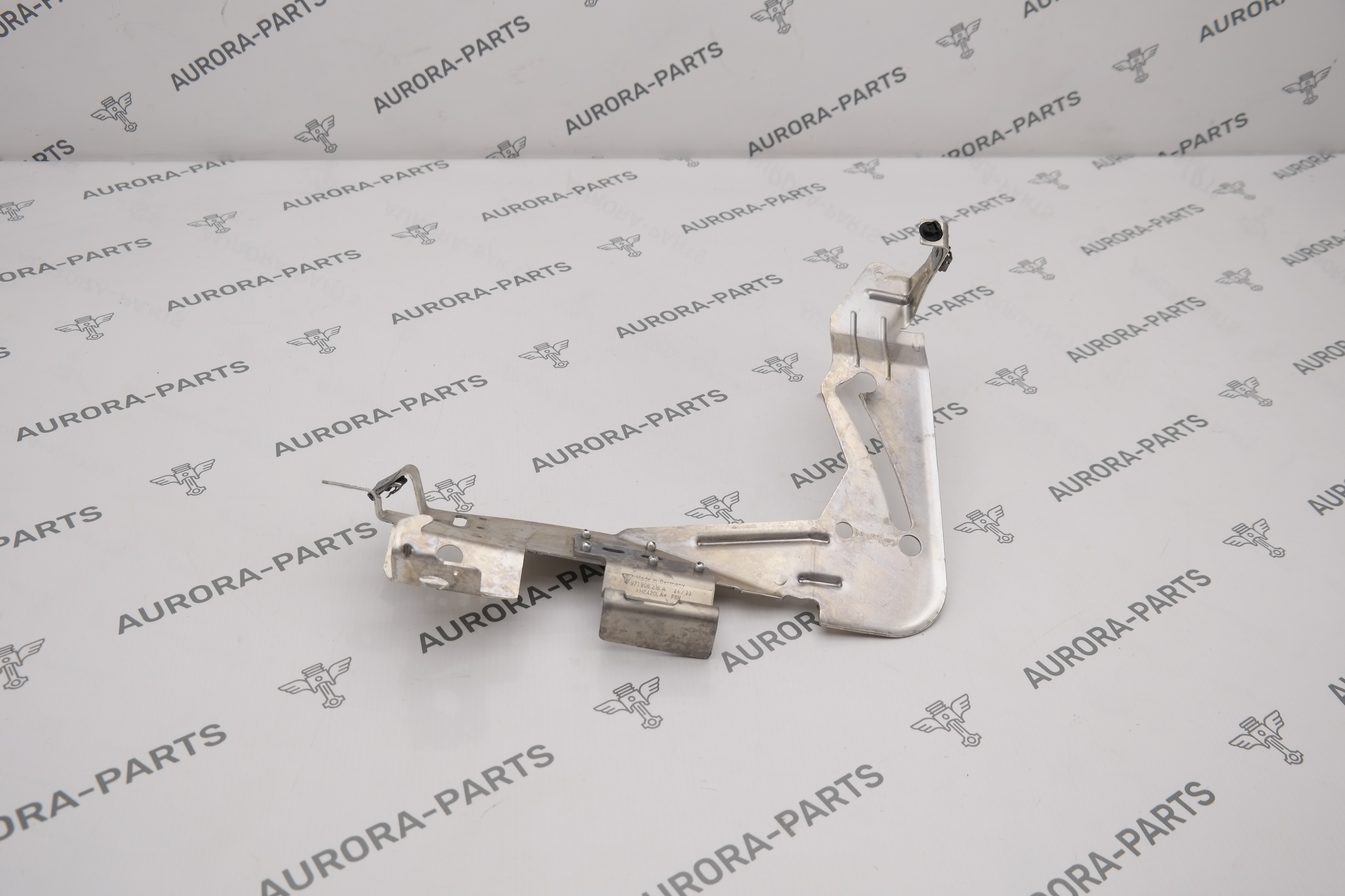 Кронштейн блока управления Porsche Panamera