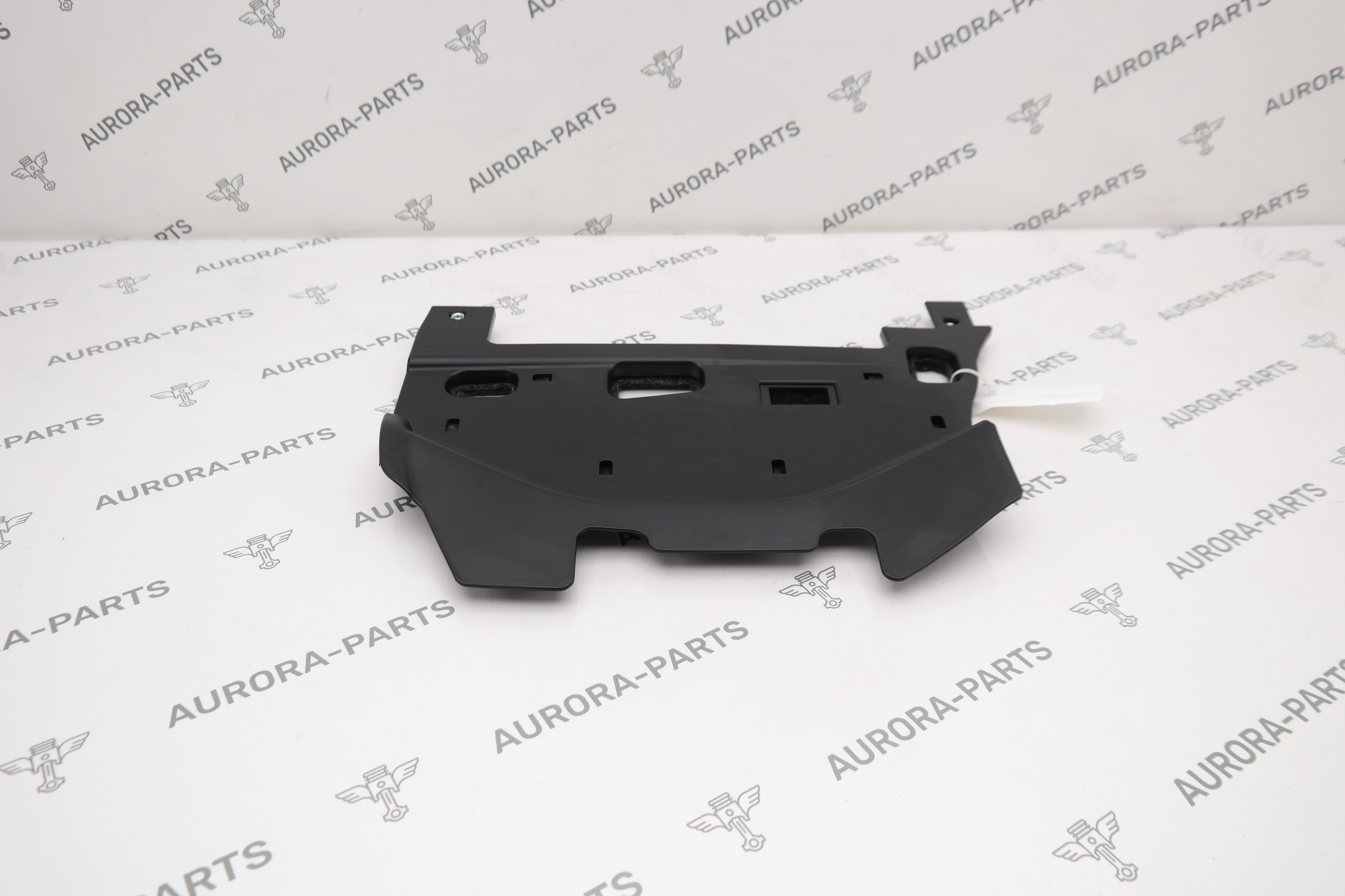 Накладка торпеды нижняя RH Porsche Panamera