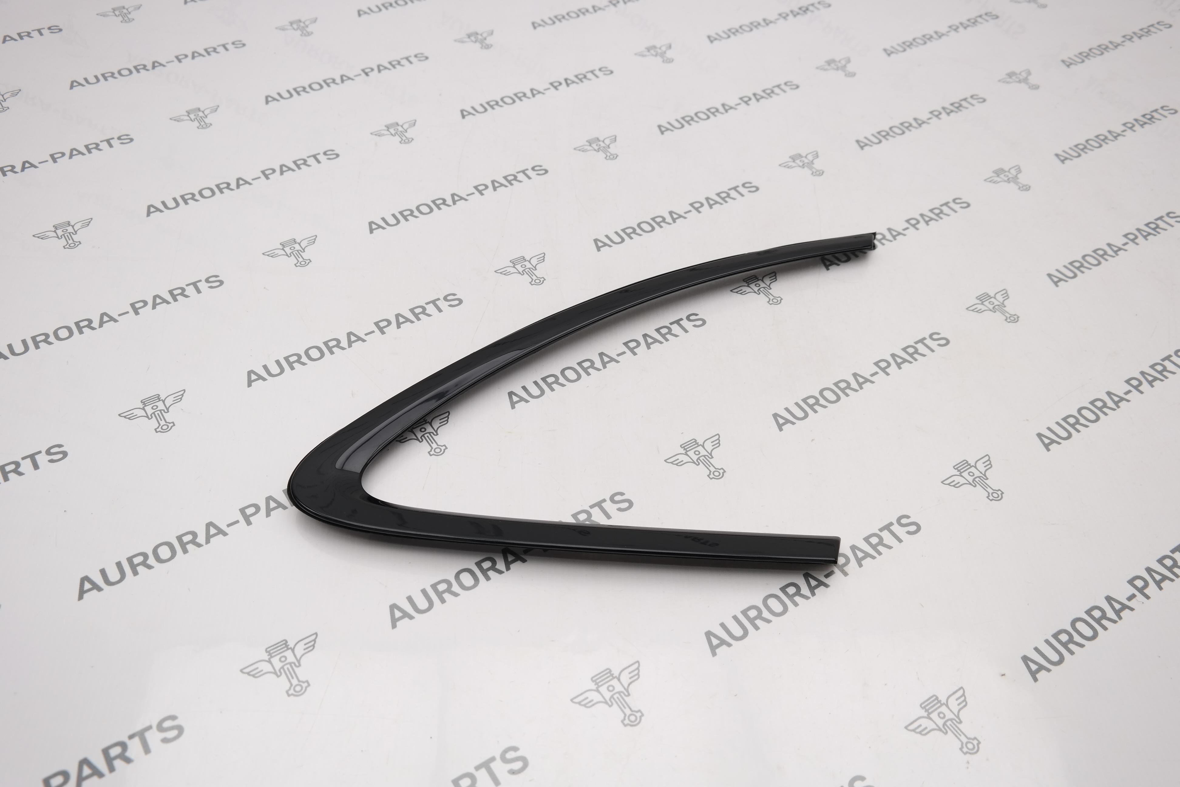 Накладка декоративная стекла заднего крыла RH Porsche Panamera