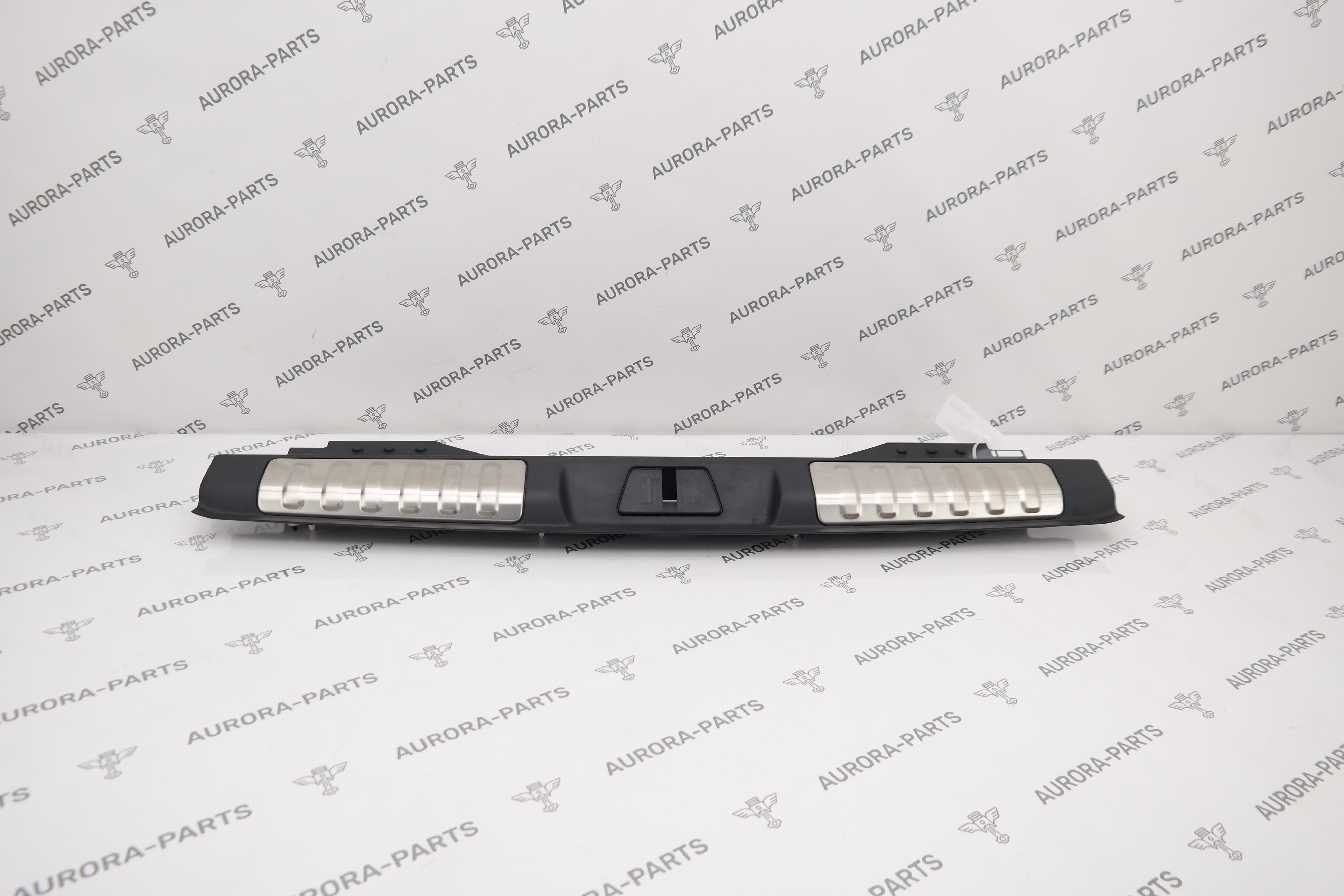 Накладка замка крышки багажника Land Rover Range Rover Sport