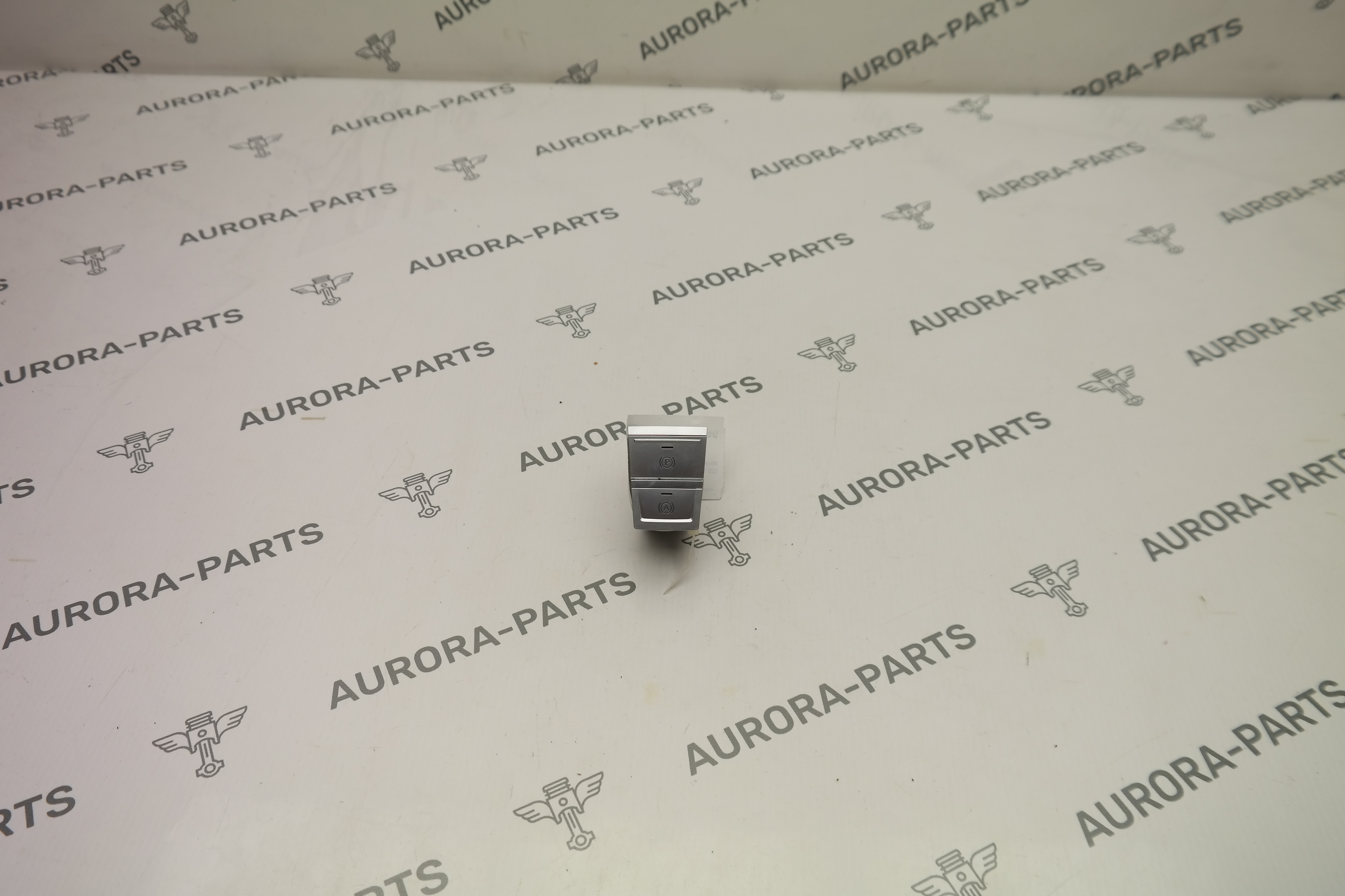 Кнопка ручника Audi Q7