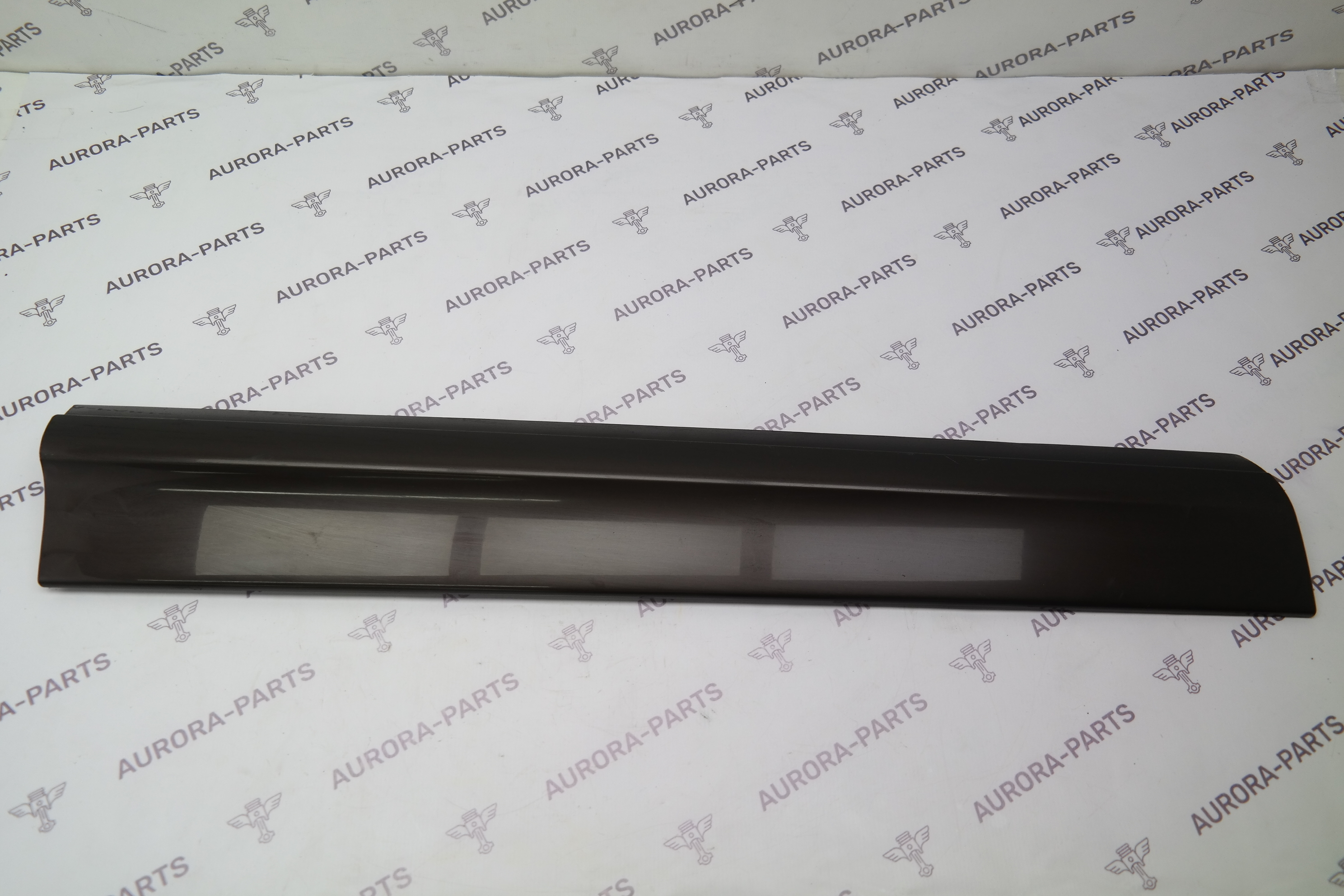 Молдинг передней двери нижний LH Audi Q7