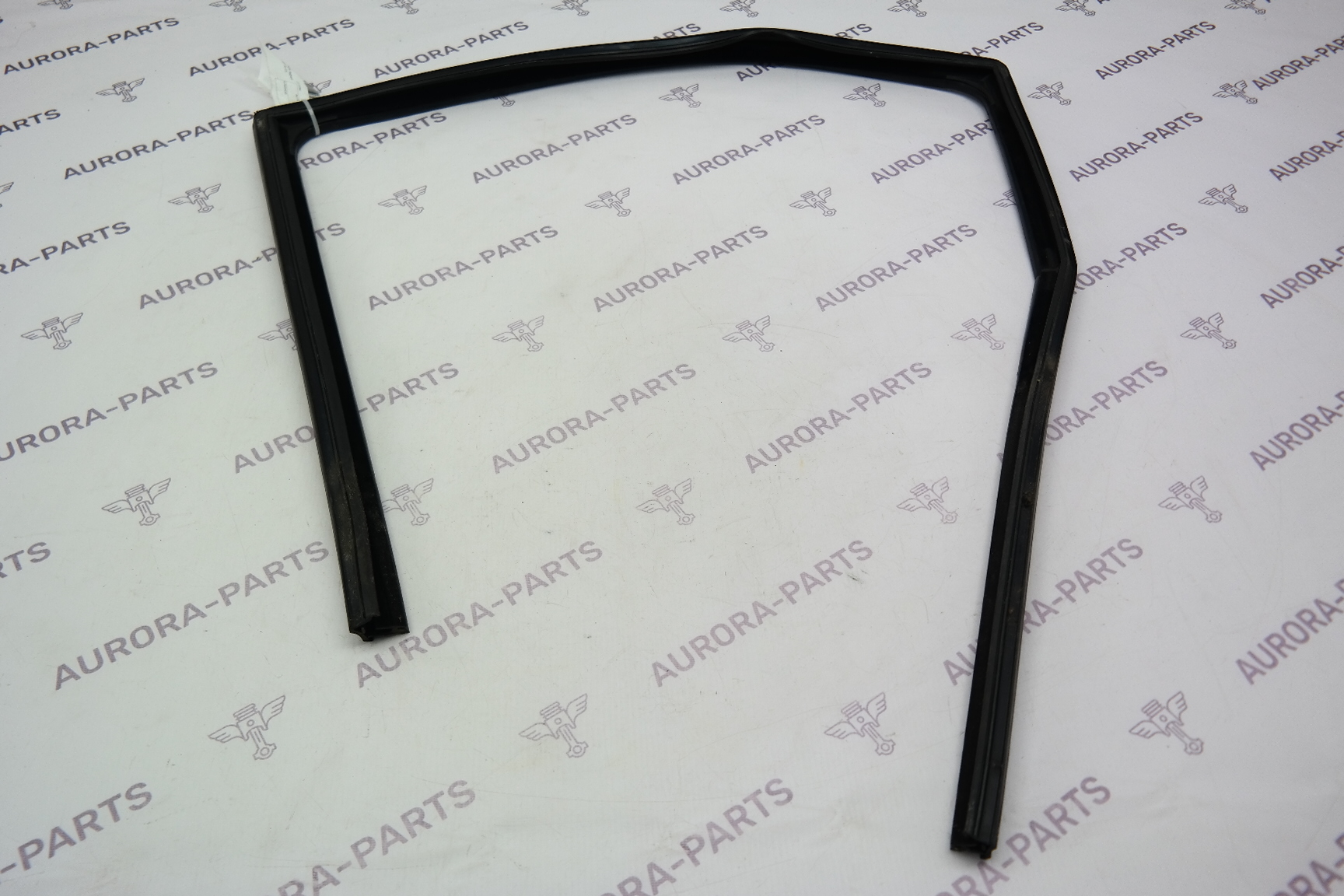 Направляющая стекла задней двери LH Audi Q7